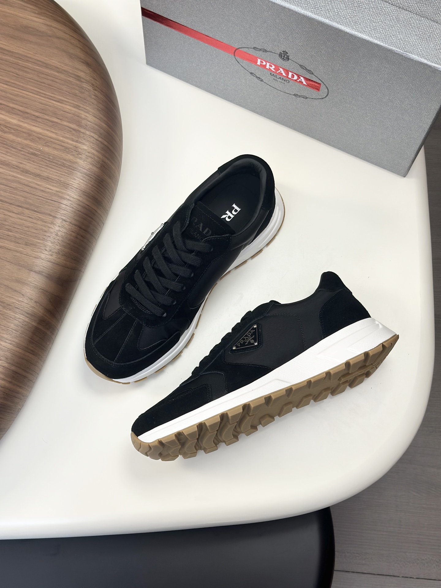 프라다 Prada 스니커즈