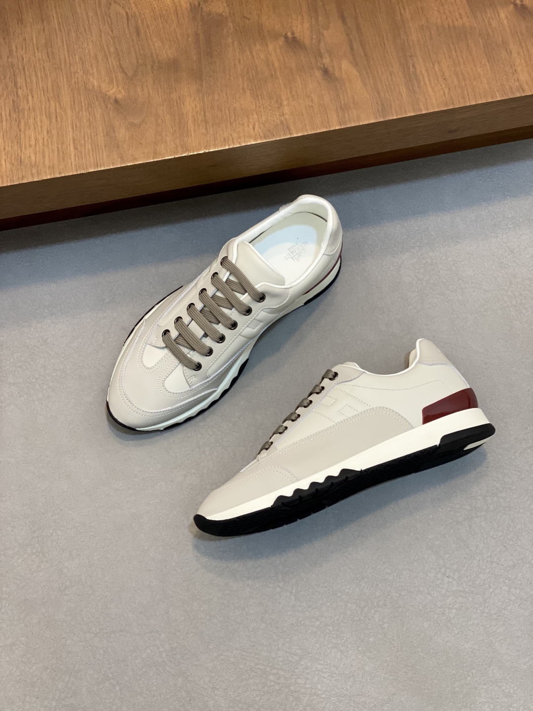 에르메스 Hermes 스니커즈