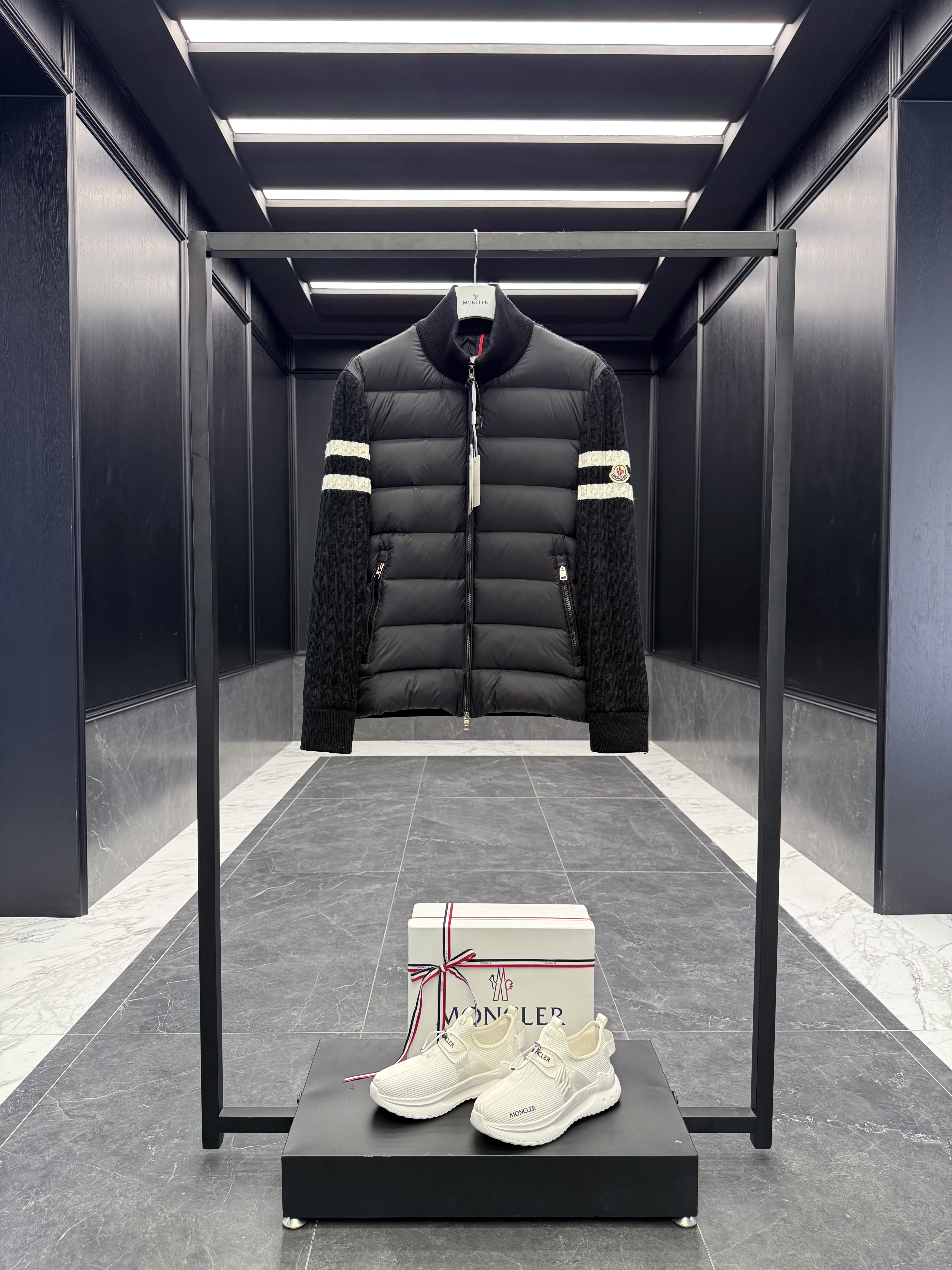 몽클레어 Moncler Cardigan 니트 패딩。