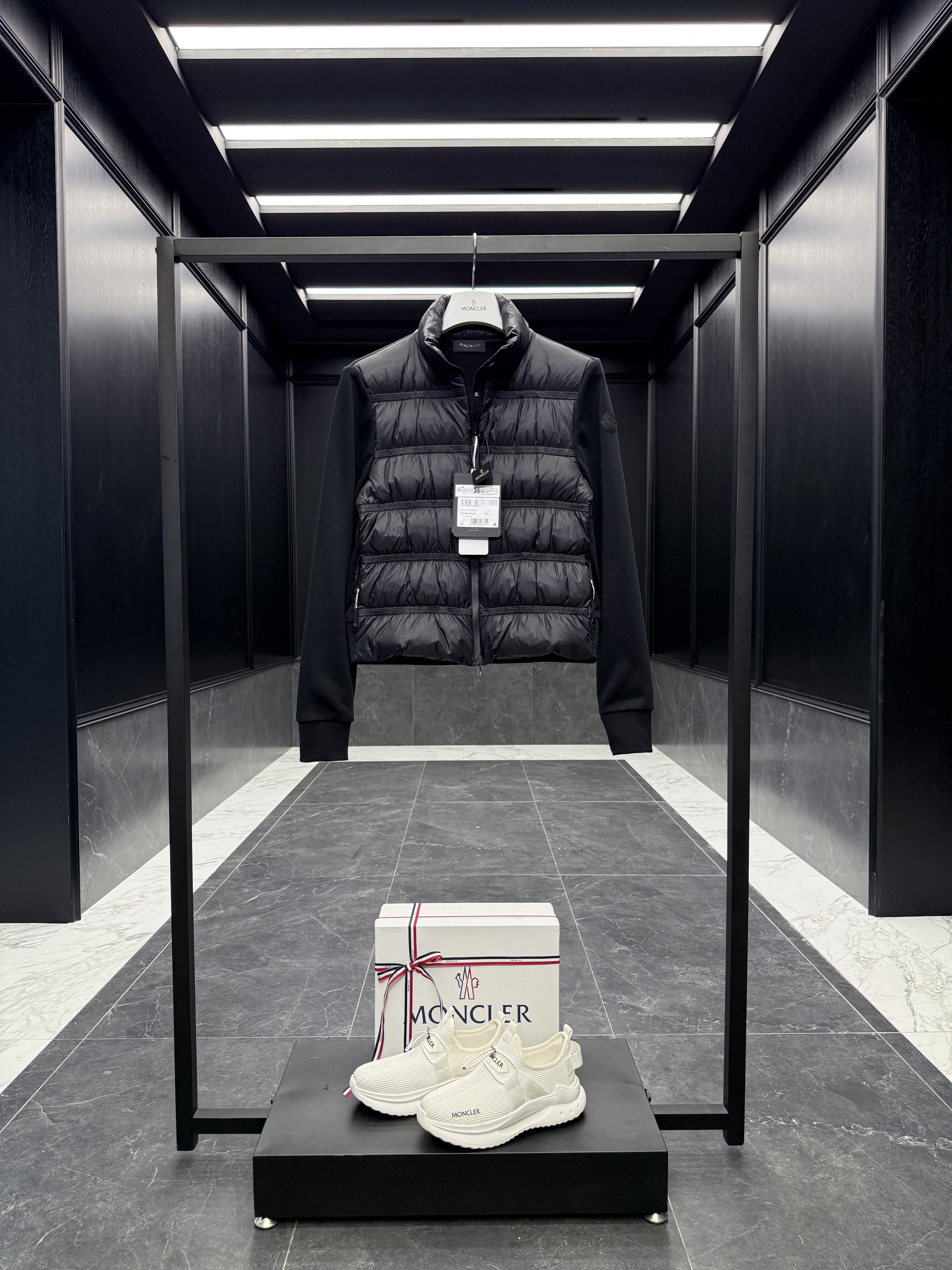 몽클레어 Moncler Cardigan  니트 패딩。