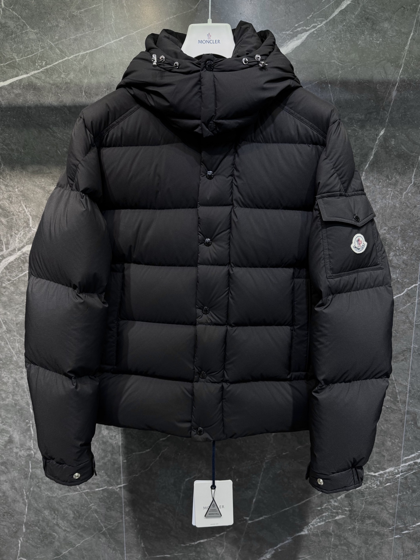 몽클레어 Moncler Vezere 다운재킷。