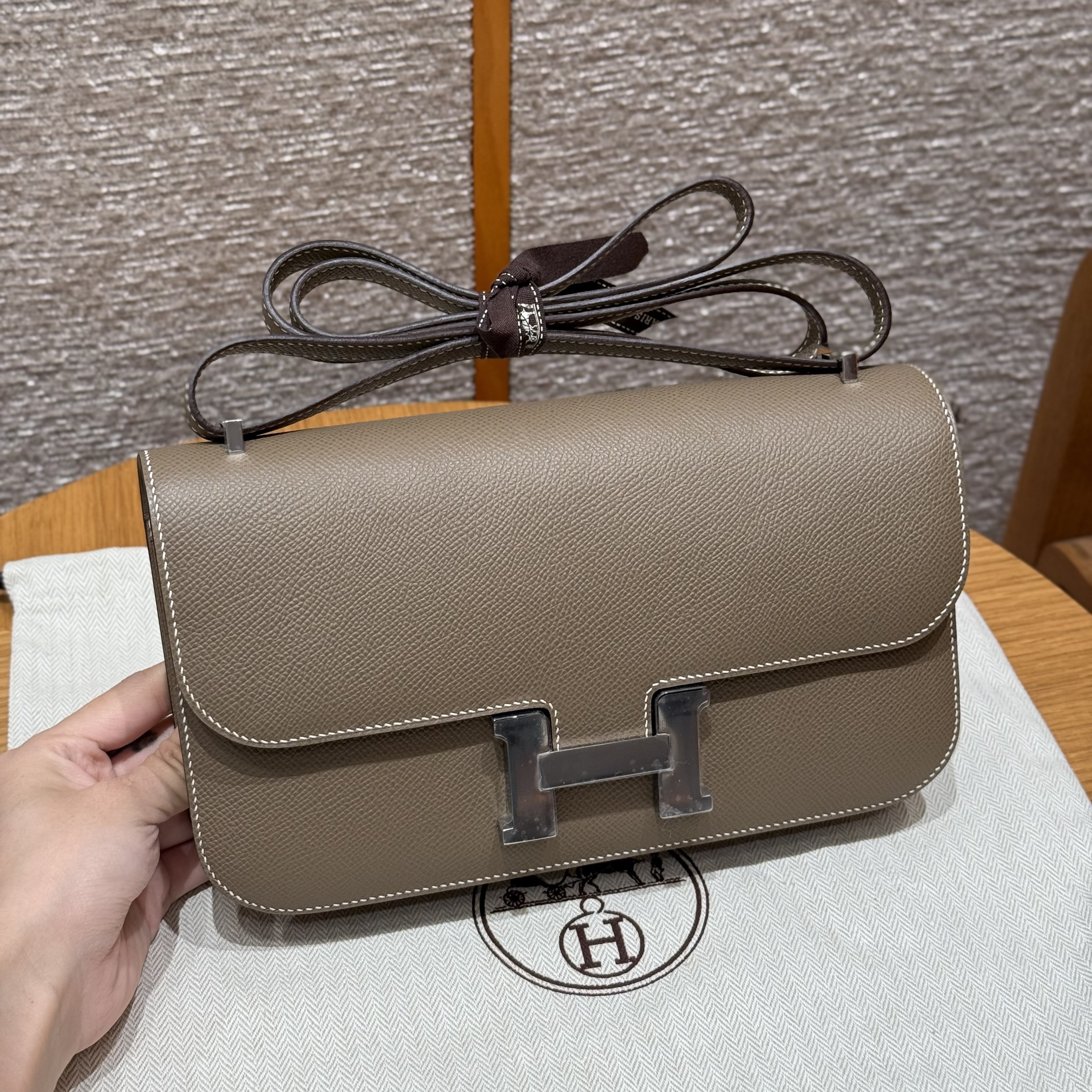 에르메스 Hermes Constance Elan 24cm Epsom 18 Etoupe/silver