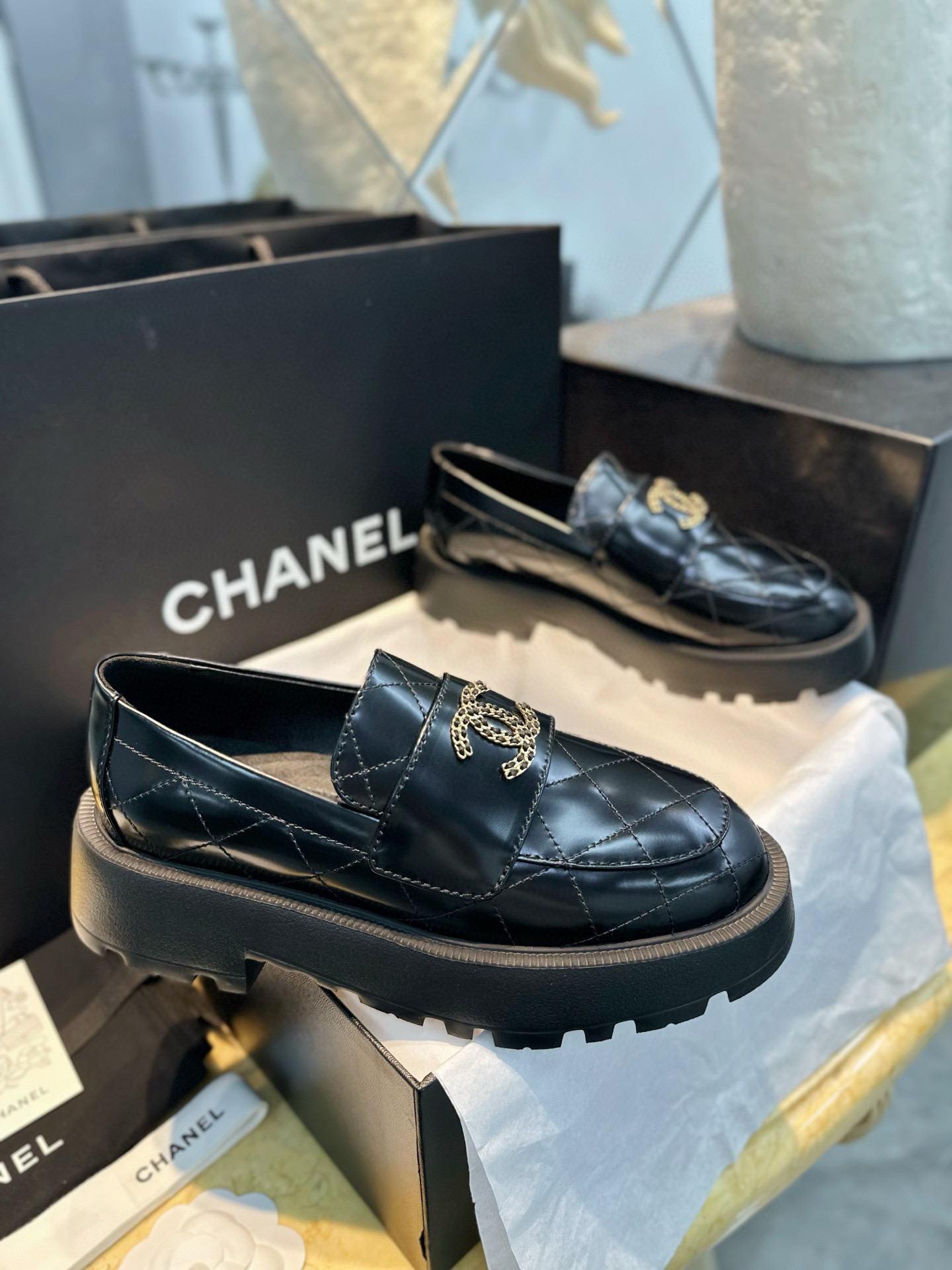 샤넬 CHANEL 24B 로퍼 Black