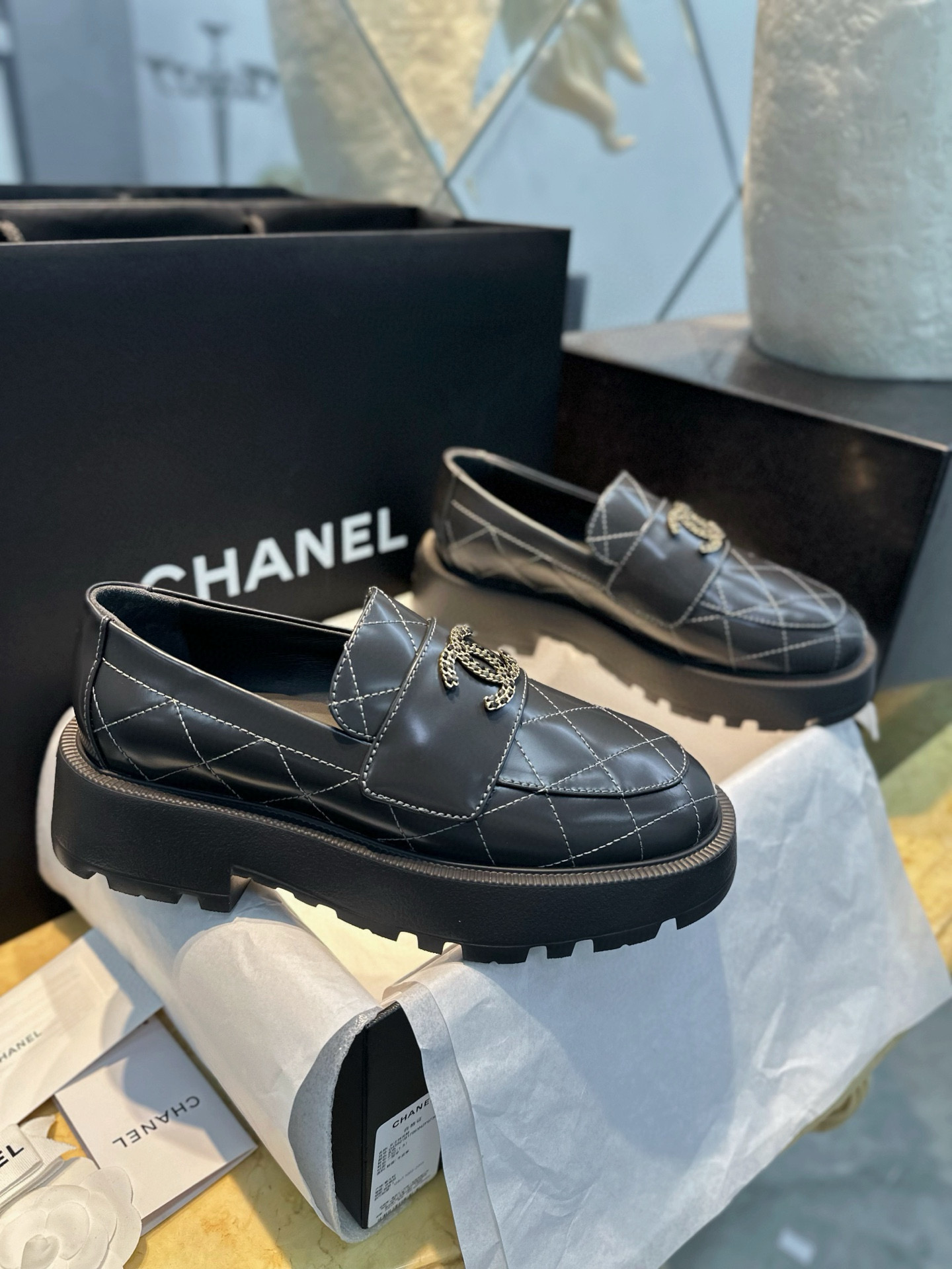 샤넬 CHANEL 24B 로퍼 grey
