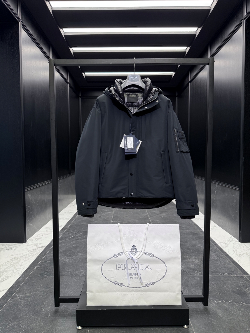 프라다 Prada 다운재킷