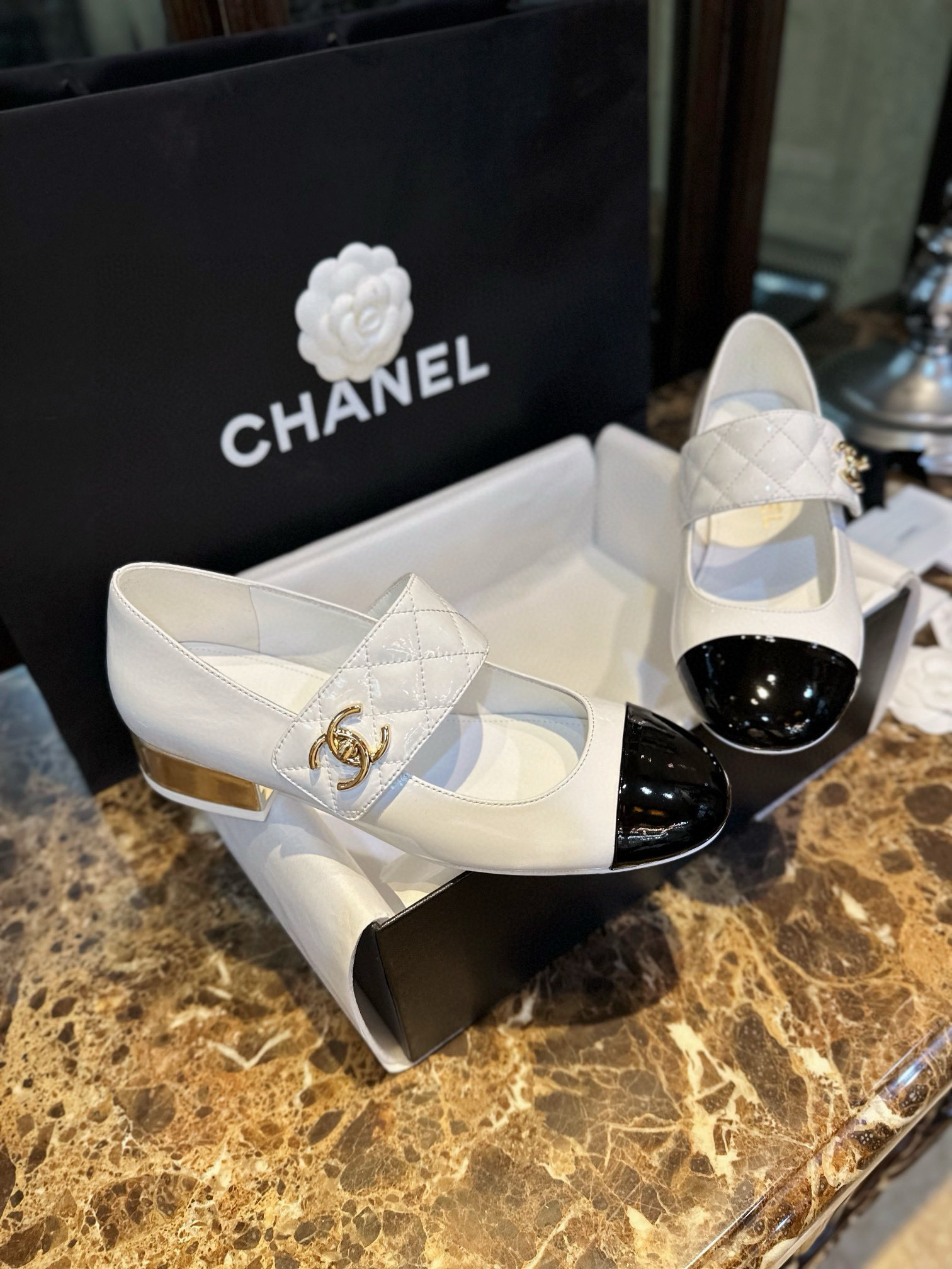 샤넬 CHANEL 23P G39732 메리제인 슈즈 White