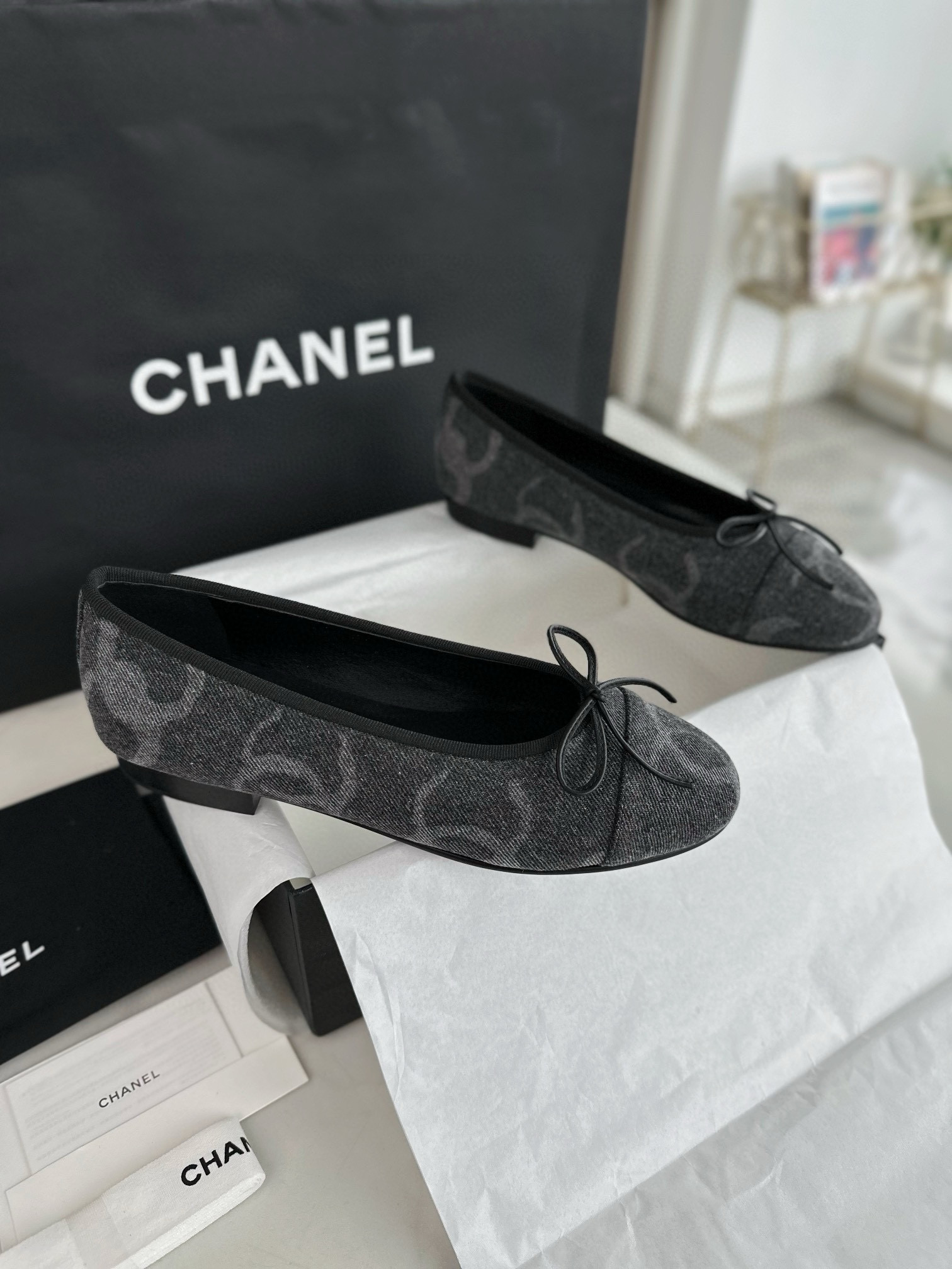 샤넬 CHANEL 24k G02819 플랫 Black