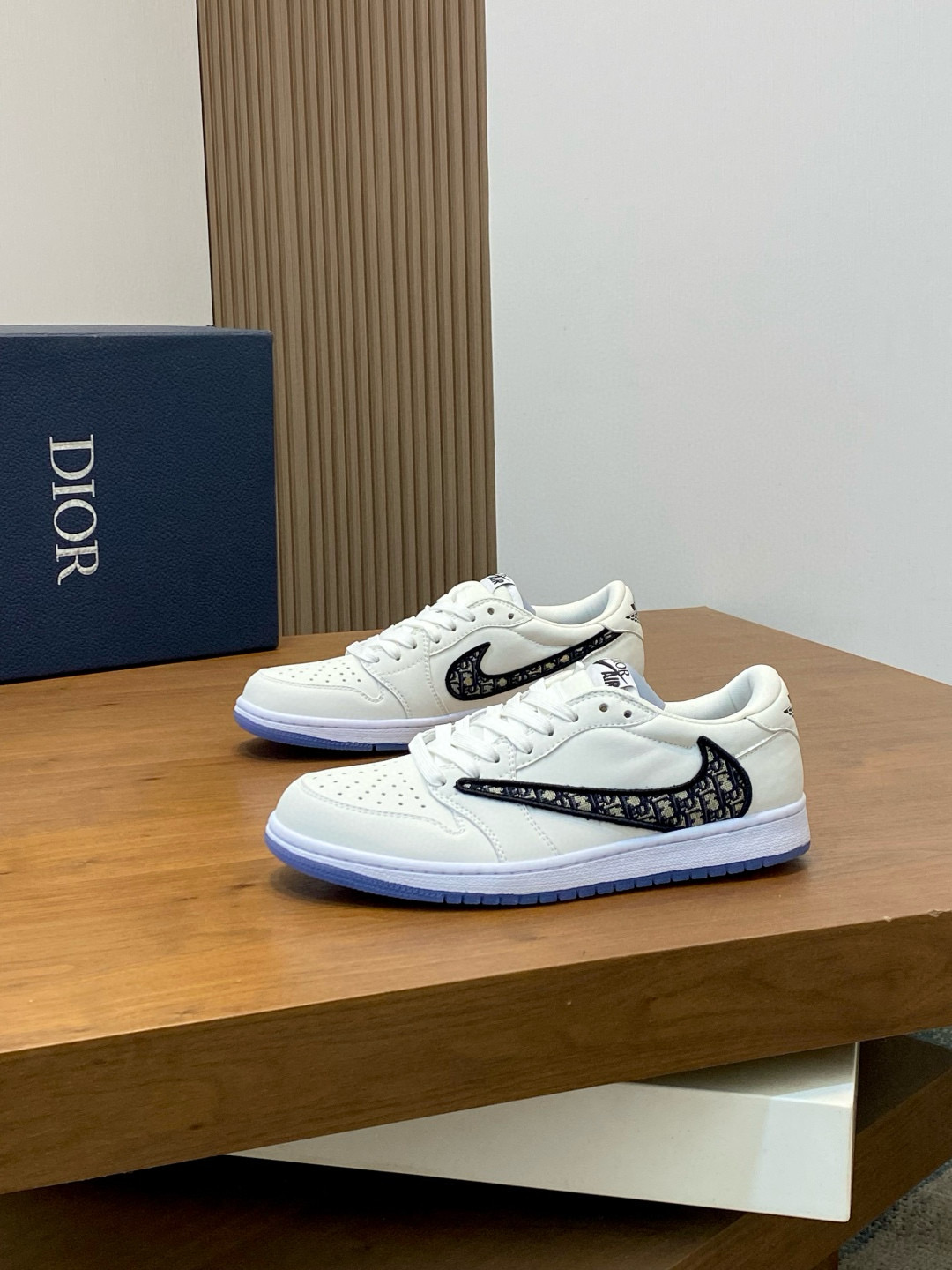 디올 Dior X AIR 스니커즈