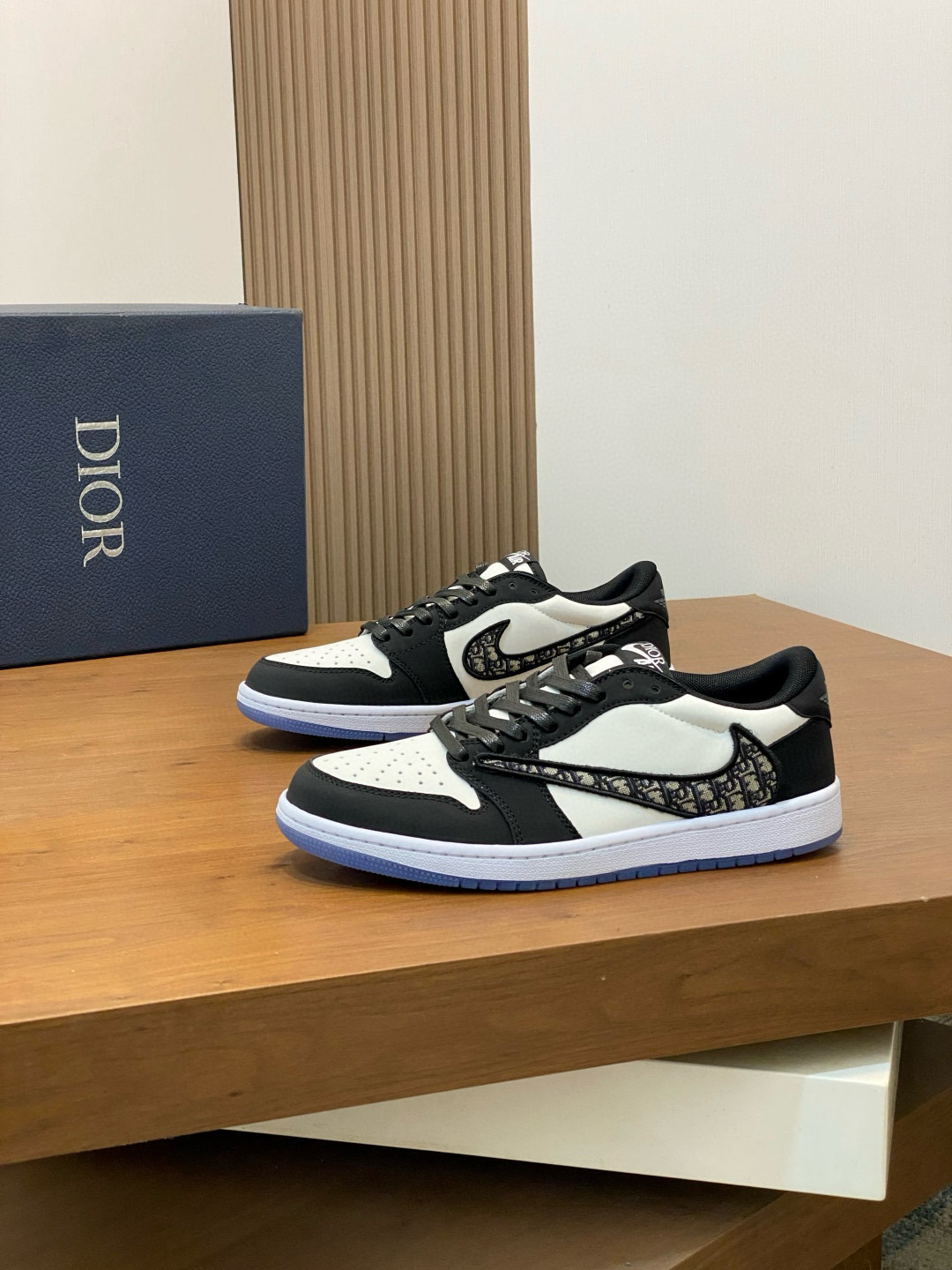 디올 Dior X AIR 스니커즈