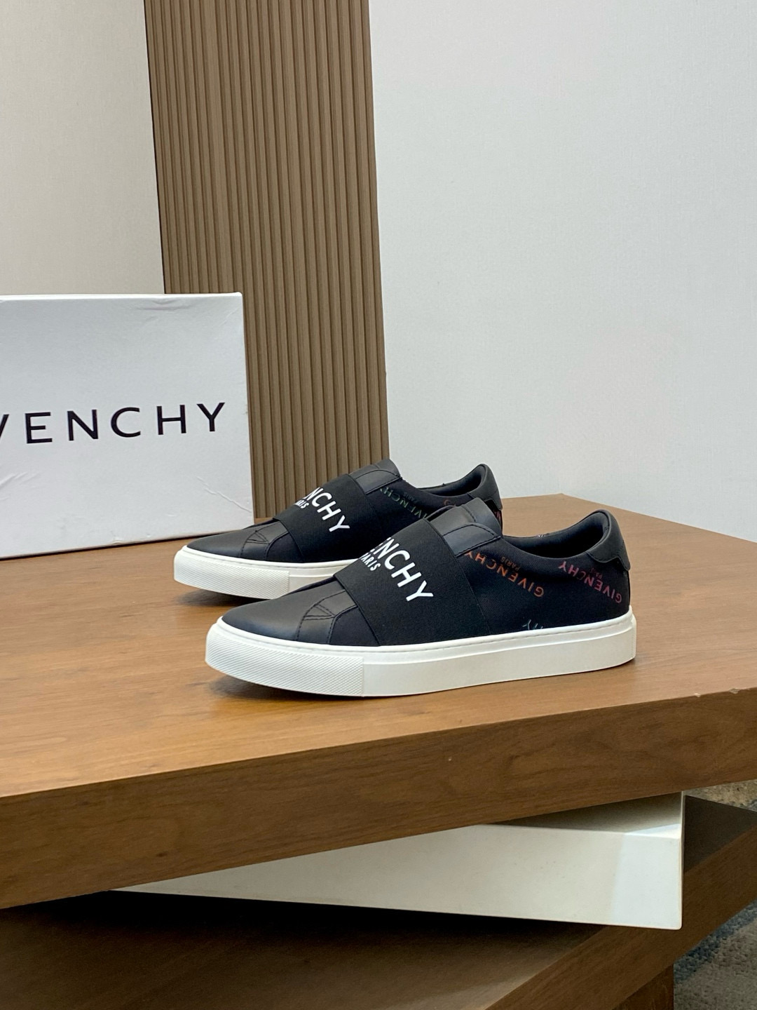 지방시 Givenchy 스니커즈