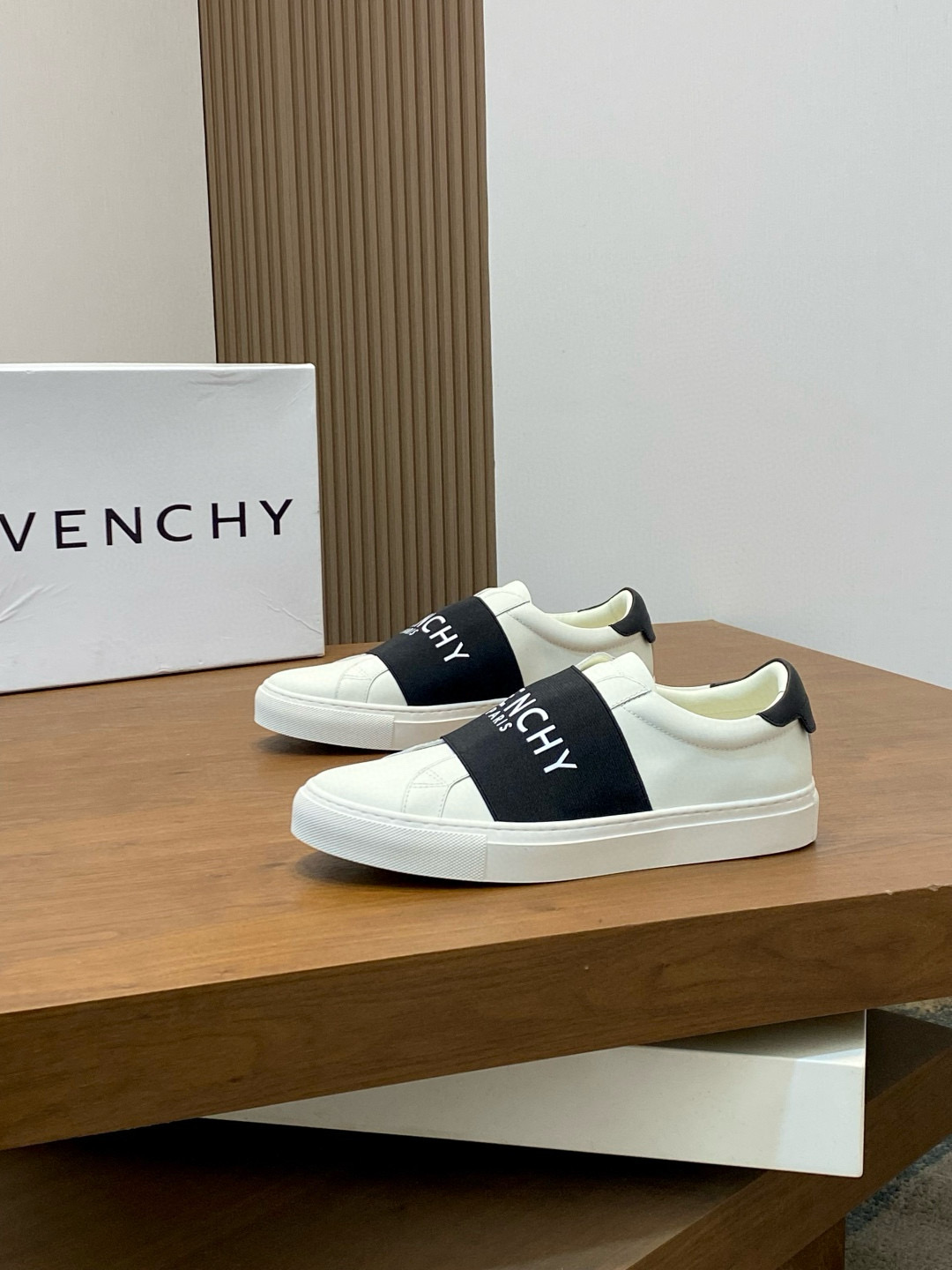 지방시 Givenchy 스니커즈