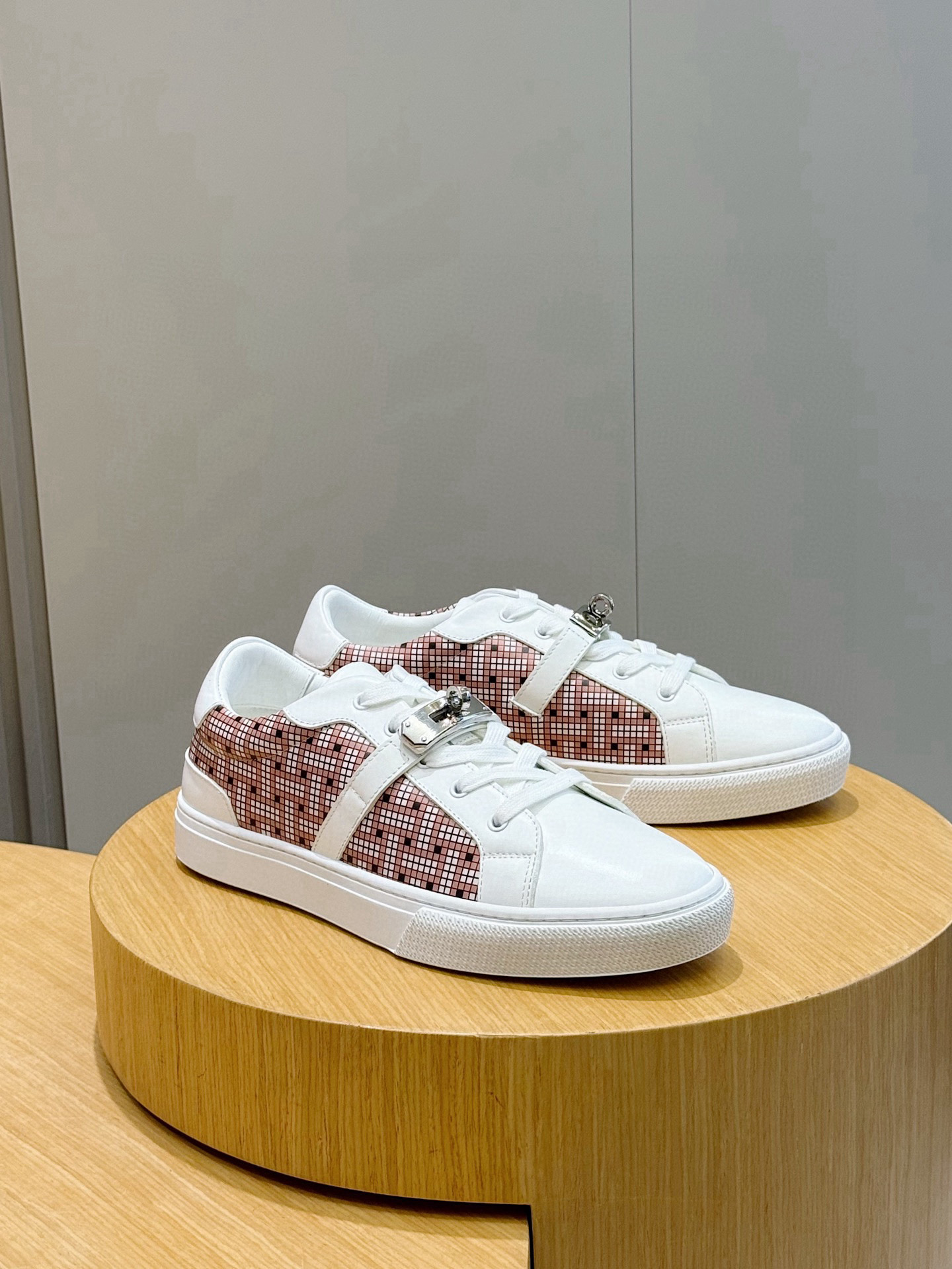 에르메스 Hermes Freesstyle 스니커즈
