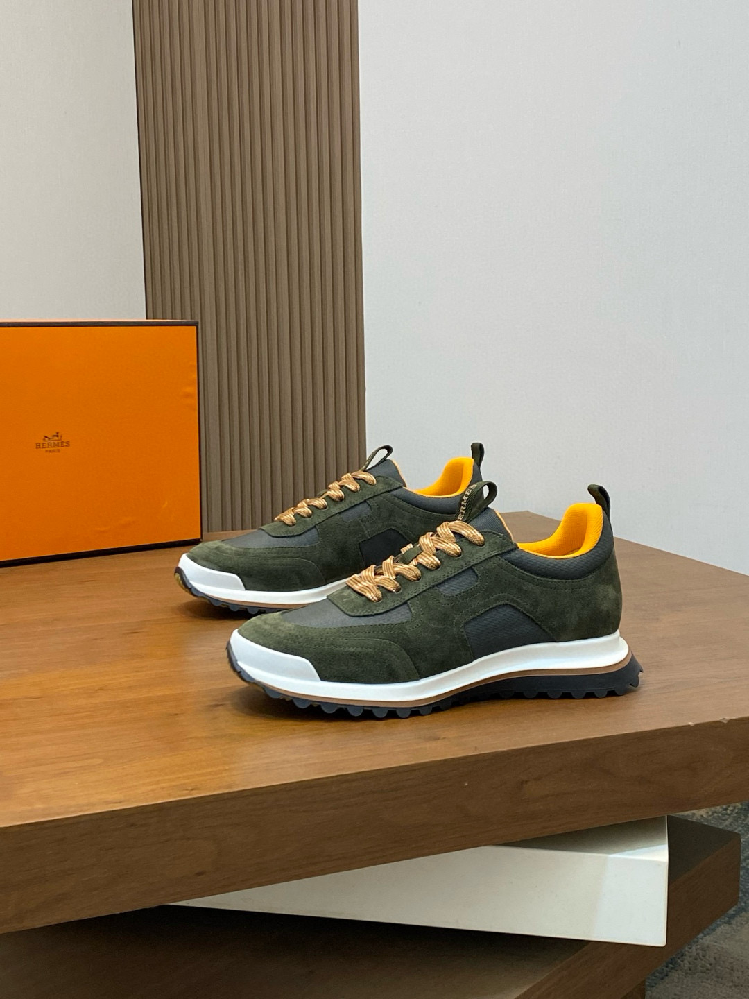 에르메스 Hermes Leader 스니커즈