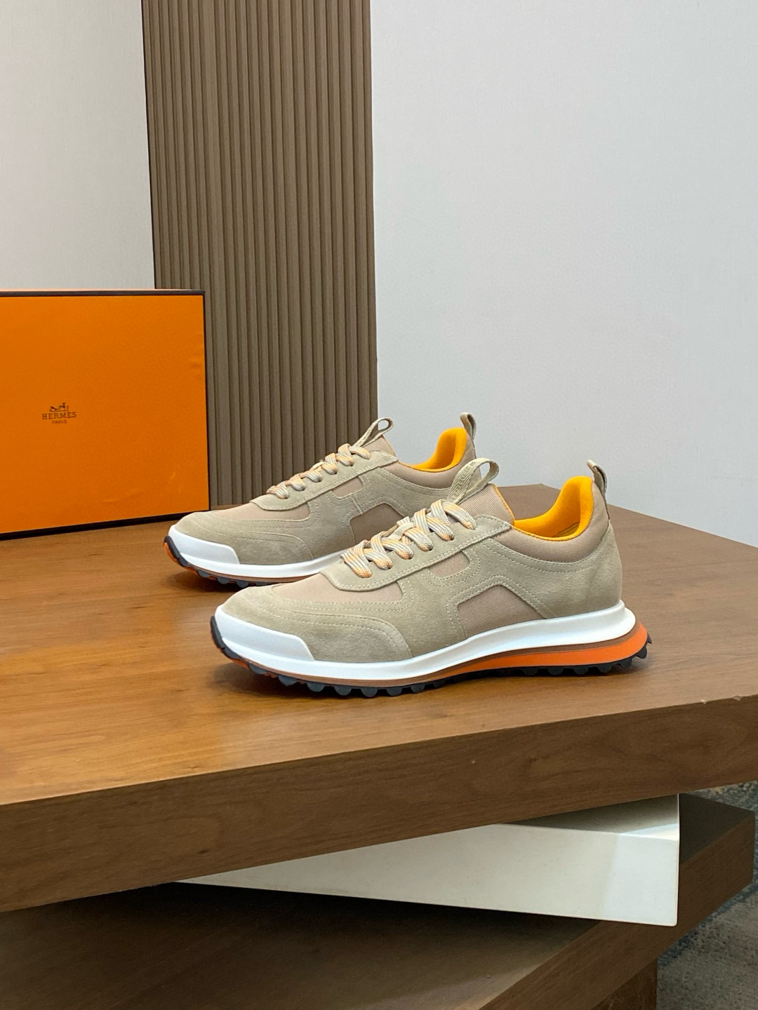 에르메스 Hermes Leader 스니커즈