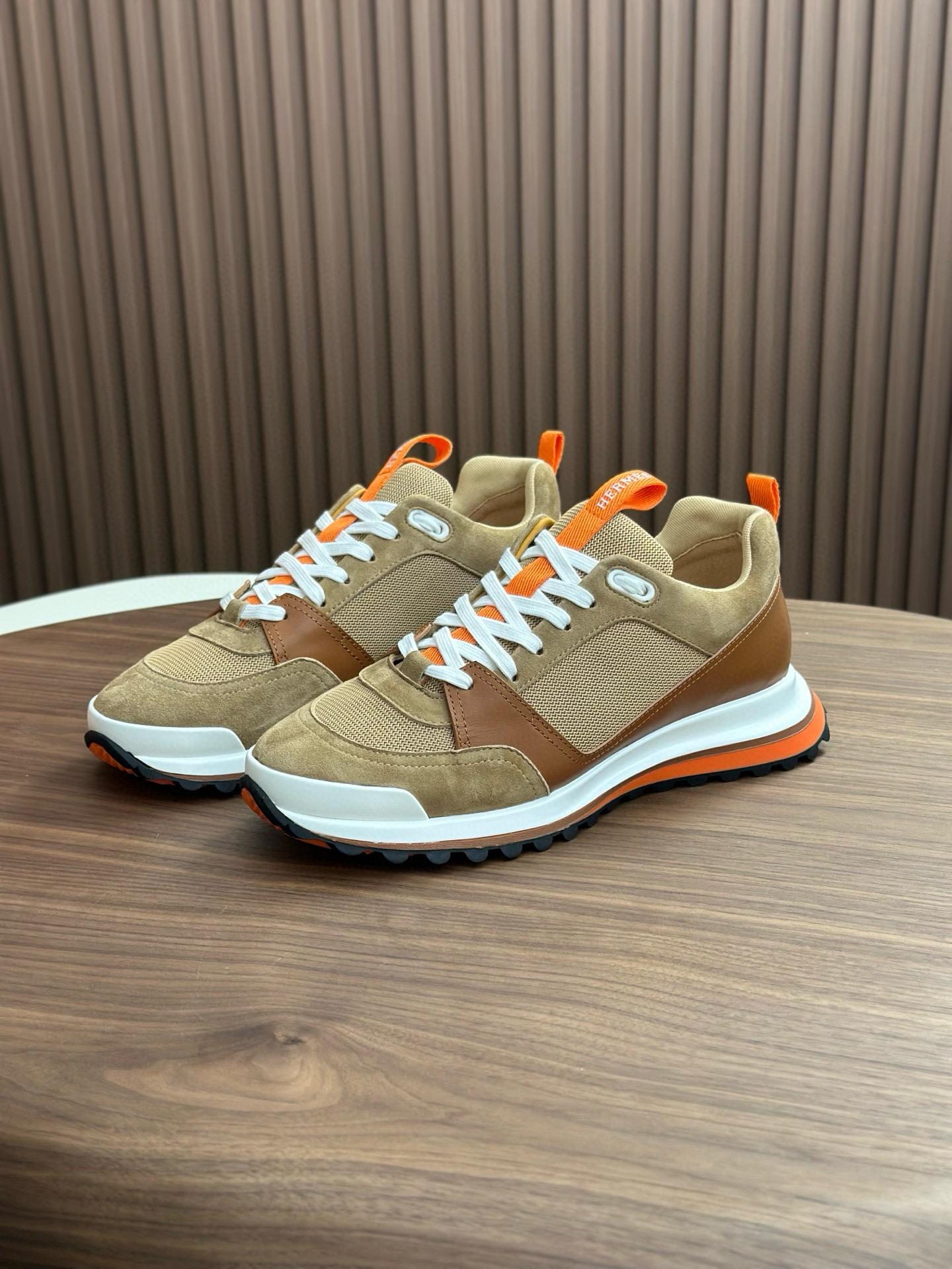 에르메스 Hermes 스니커즈