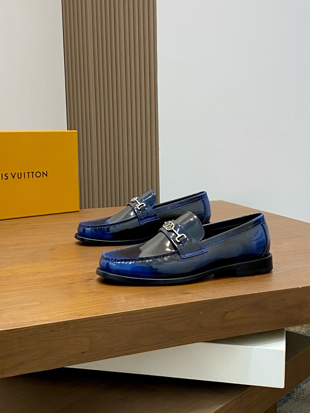 루이비통 Louis Vuitton Glove 로퍼 슈즈