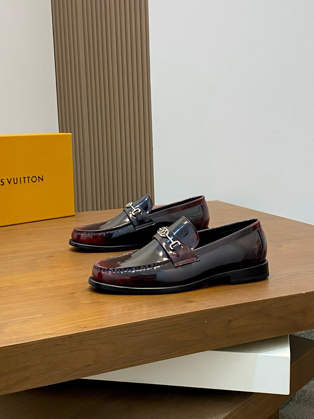 루이비통 Louis Vuitton Glove 로퍼 슈즈