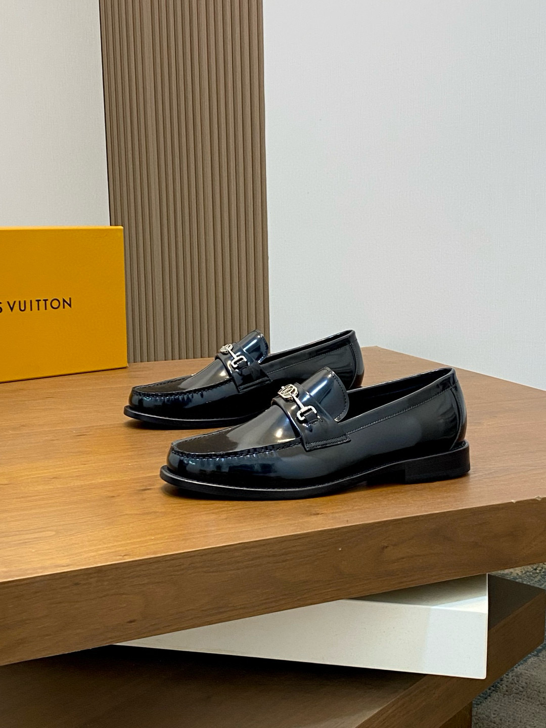 루이비통 Louis Vuitton Glove 로퍼 슈즈