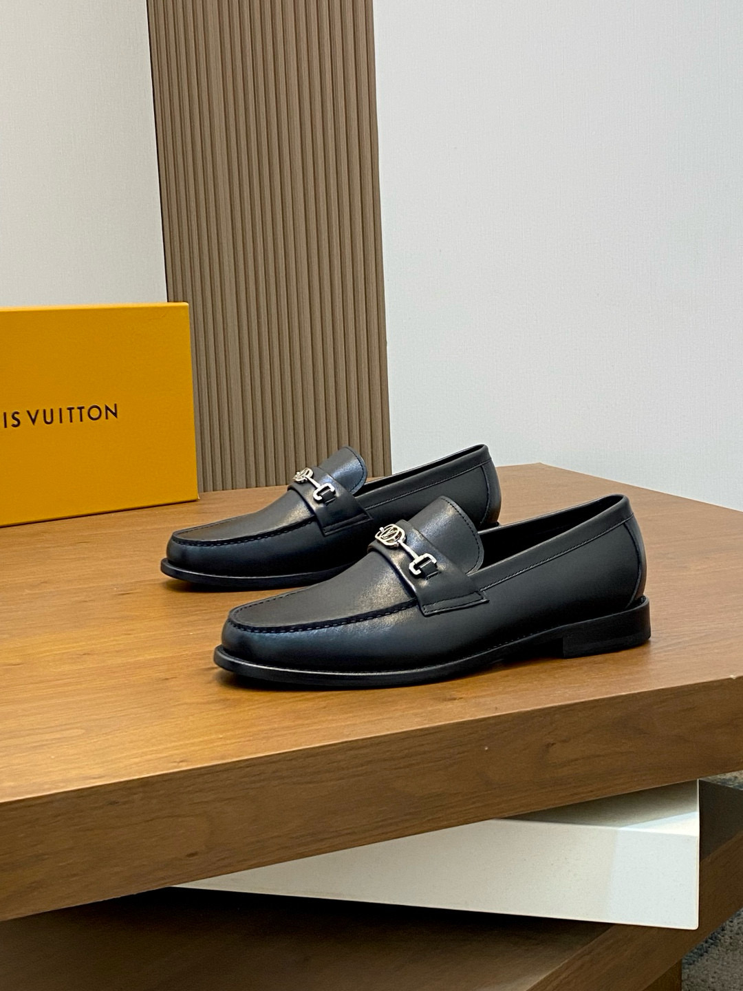 루이비통 Louis Vuitton Glove 로퍼 슈즈