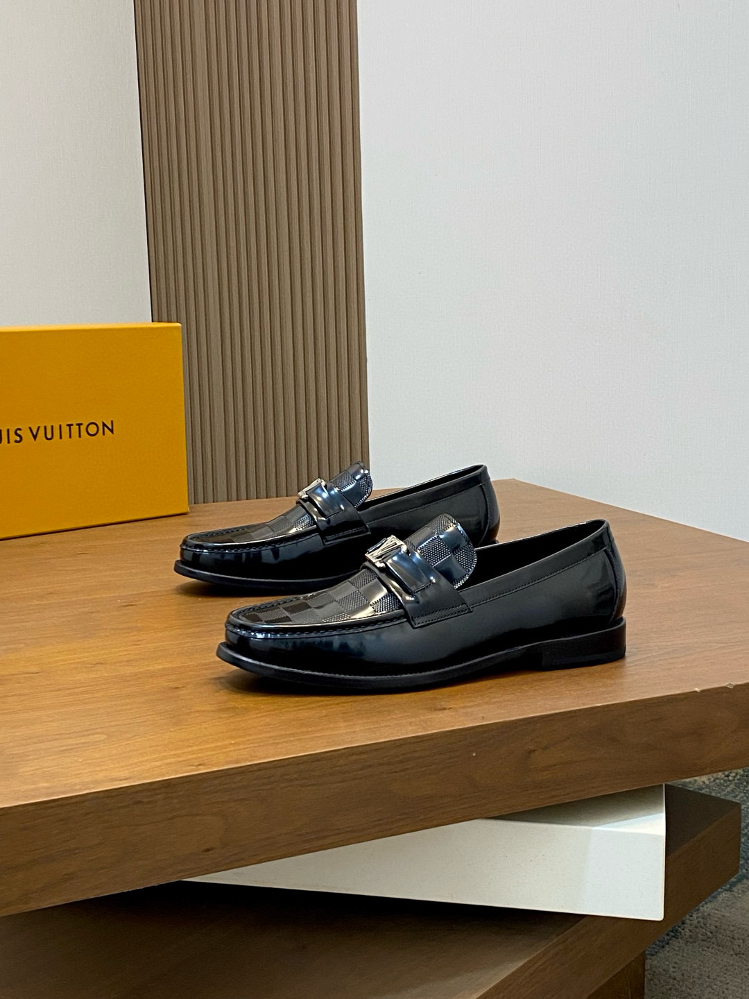 루이비통 Louis Vuitton Glove 로퍼 슈즈