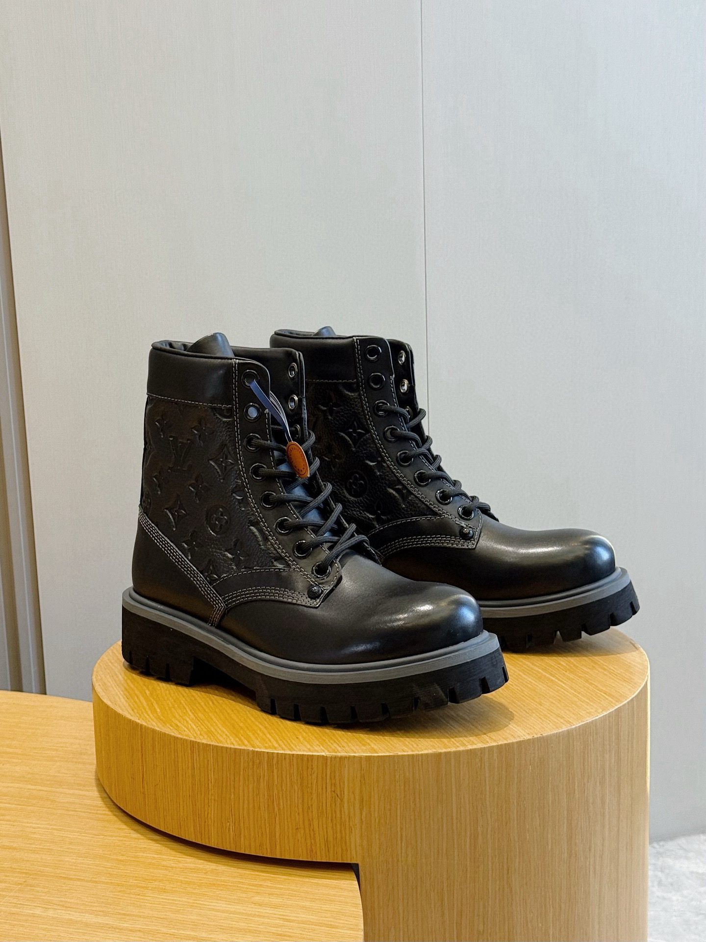 루이비통 Louis Vuitton Ranger 앵클 부츠