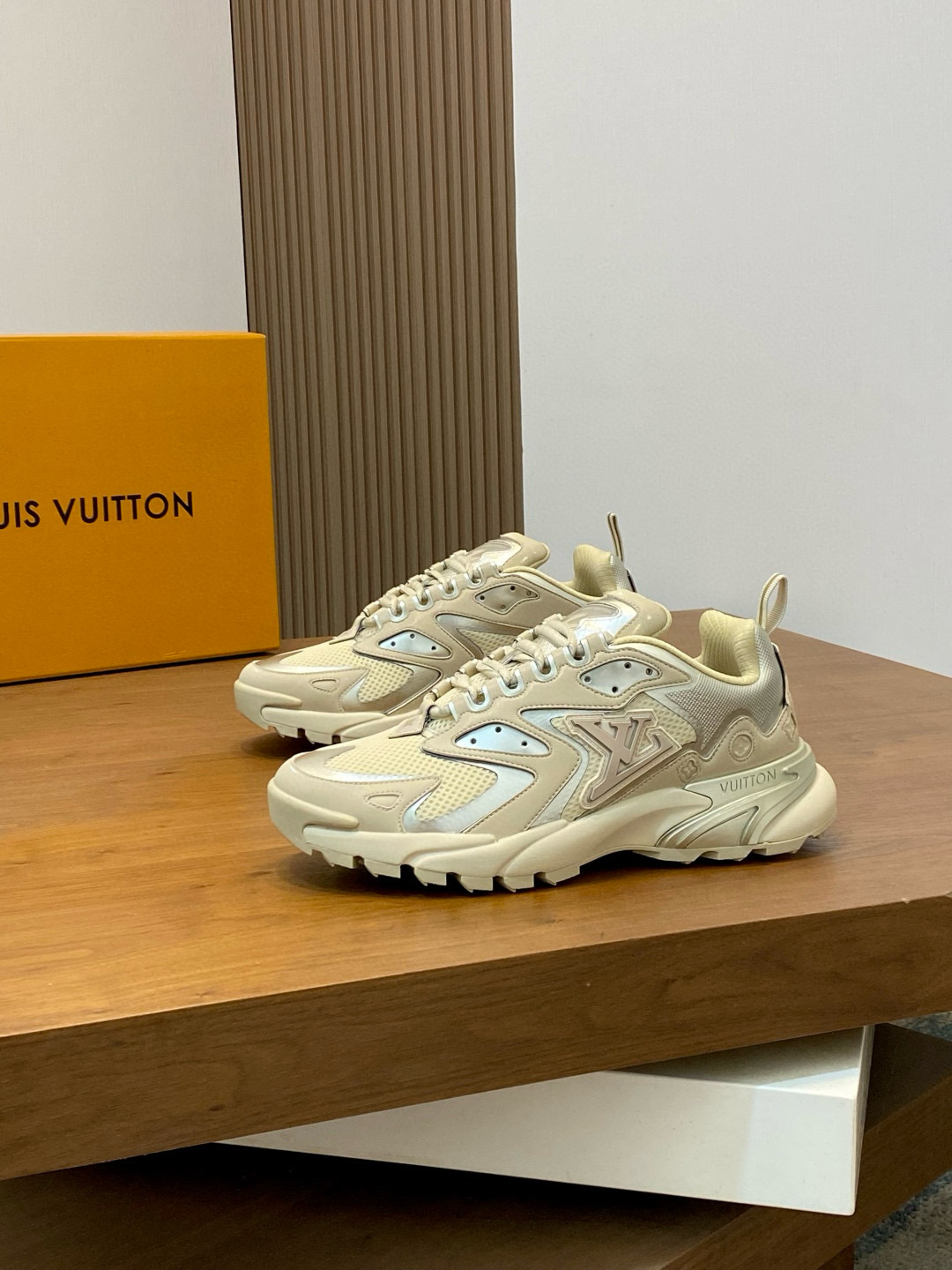 루이비통 Louis Vuitton Discovery 스니커즈