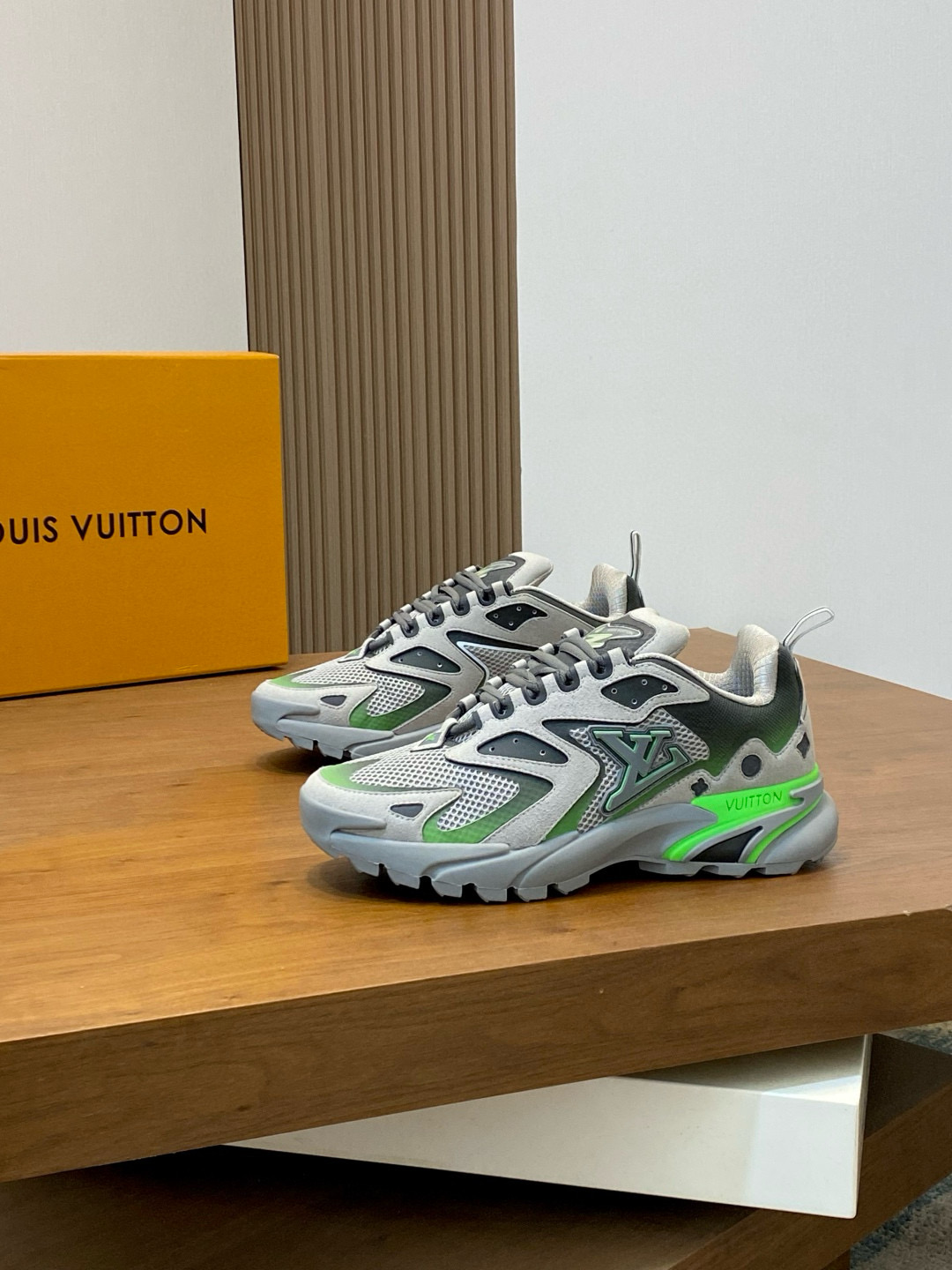 루이비통 Louis Vuitton Discovery 스니커즈