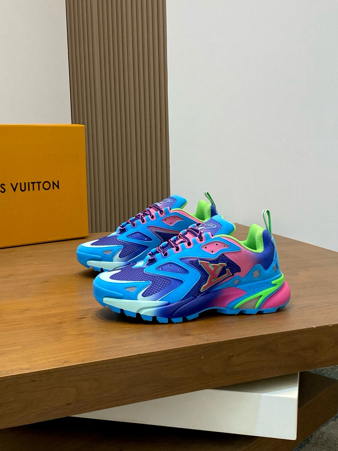 루이비통 Louis Vuitton Discovery 스니커즈