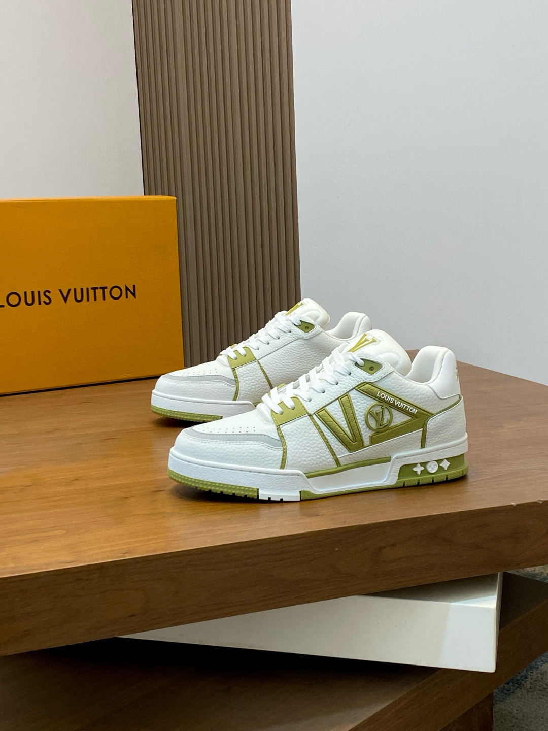 루이비통 Louis Vuitton Trainer 스니커즈
