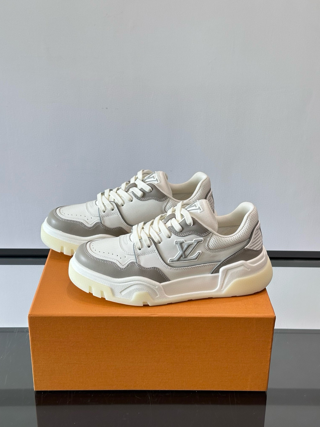 루이비통 Louis Vuitton 스니커즈