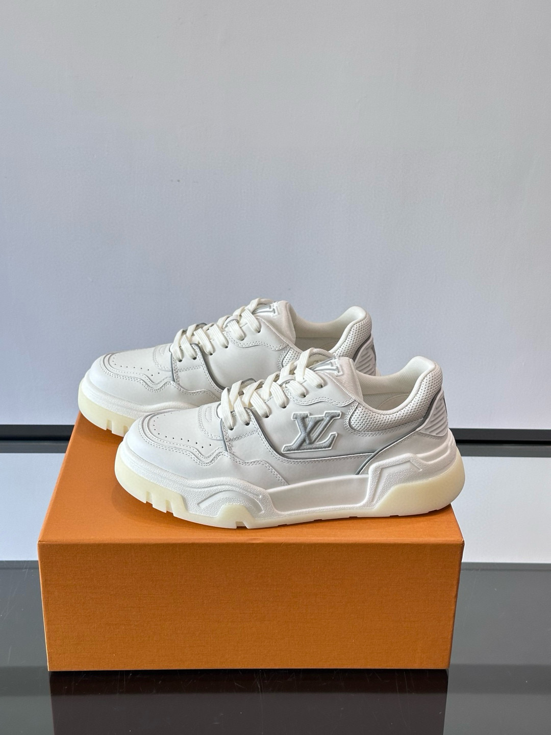 루이비통 Louis Vuitton 스니커즈