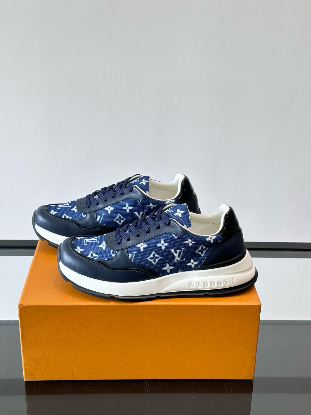 루이비통 Louis Vuitton 스니커즈