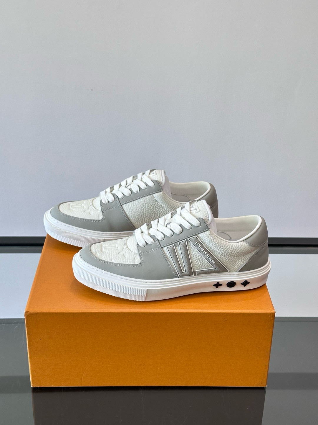 루이비통 Louis Vuitton 스니커즈