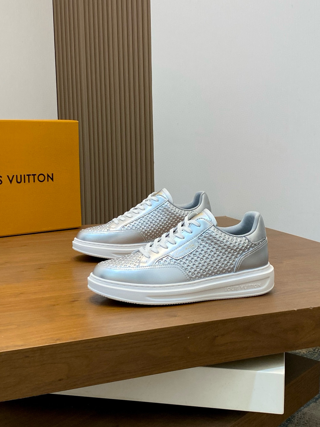 루이비통 Louis Vuitton 스니커즈