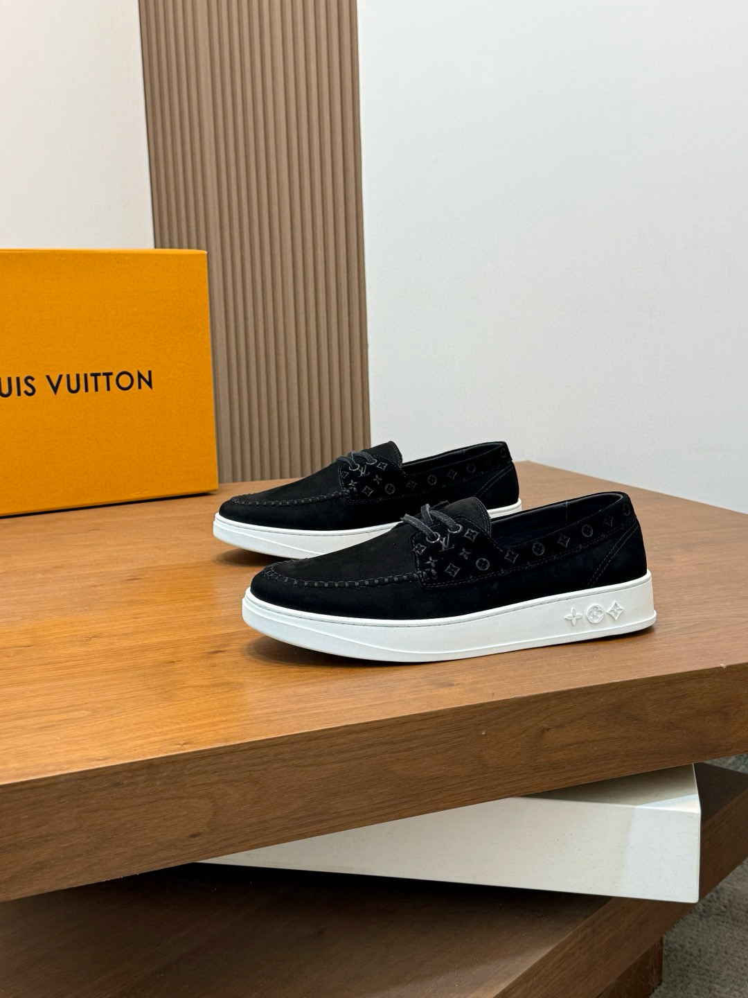 루이비통 Louis Vuitton 스니커즈