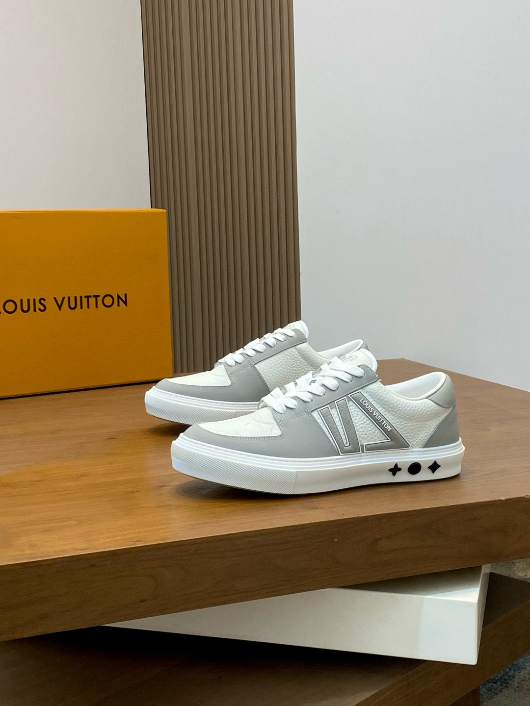 루이비통 Louis Vuitton 스니커즈