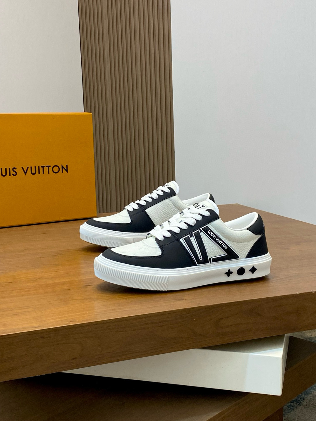 루이비통 Louis Vuitton 스니커즈