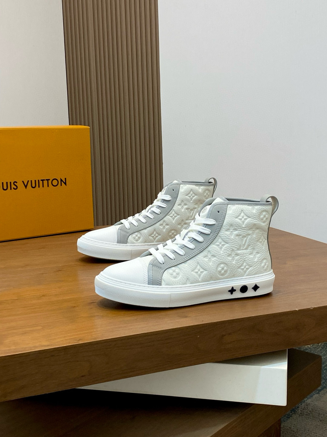 루이비통 Louis Vuitton 스니커즈