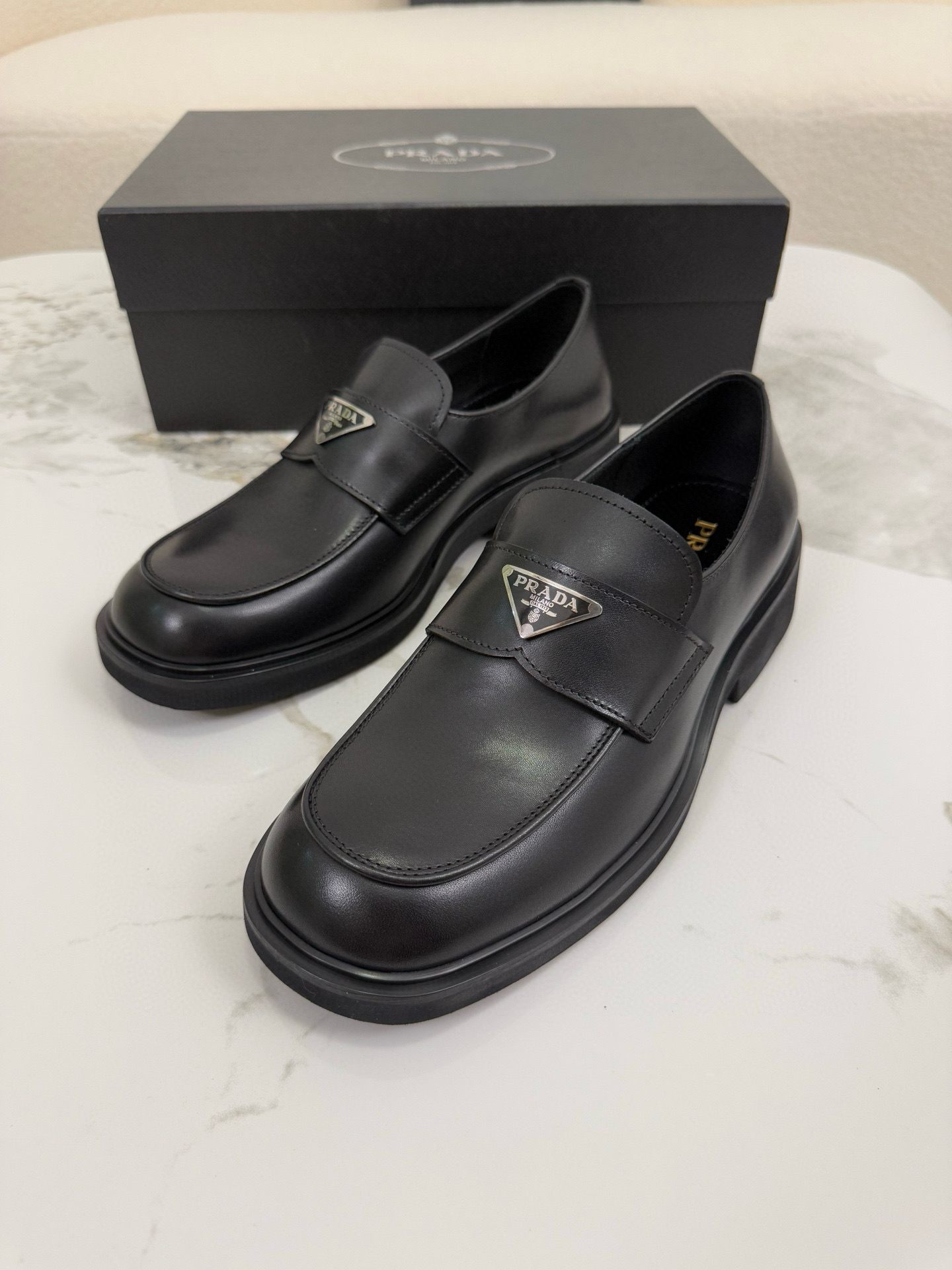 프라다 Prada 로퍼 슈즈