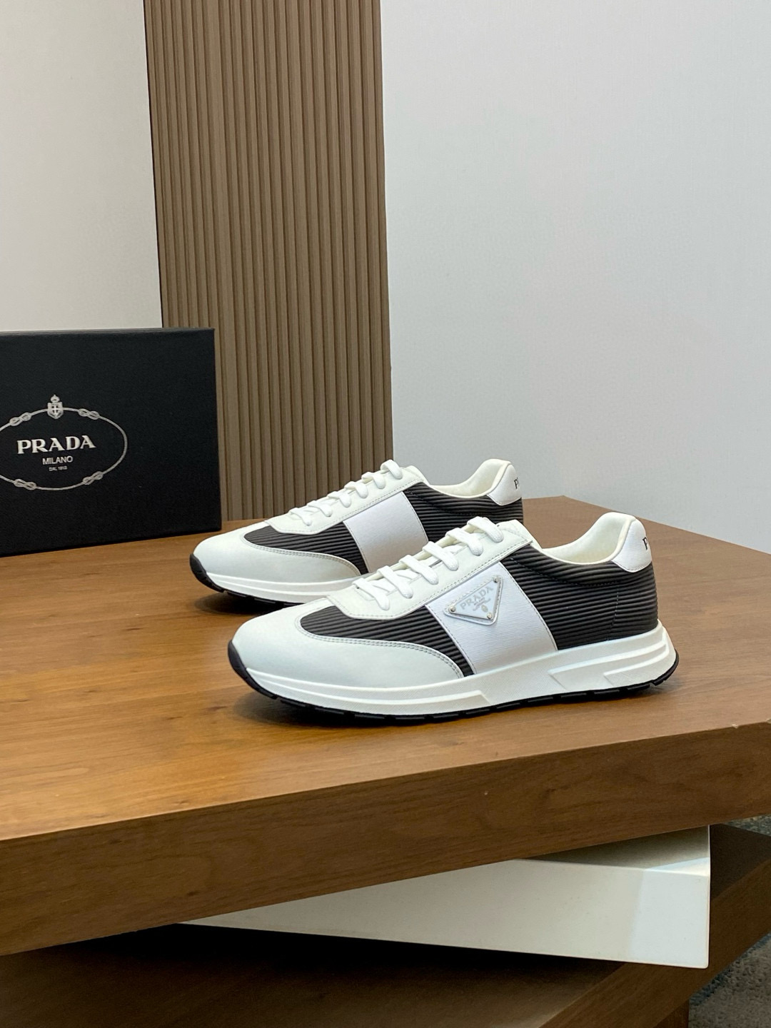 프라다 Prada 스니커즈