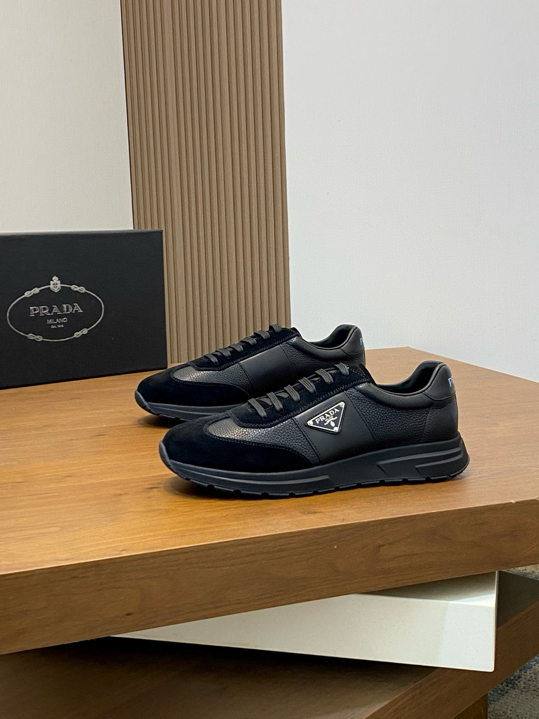 프라다 Prada 스니커즈