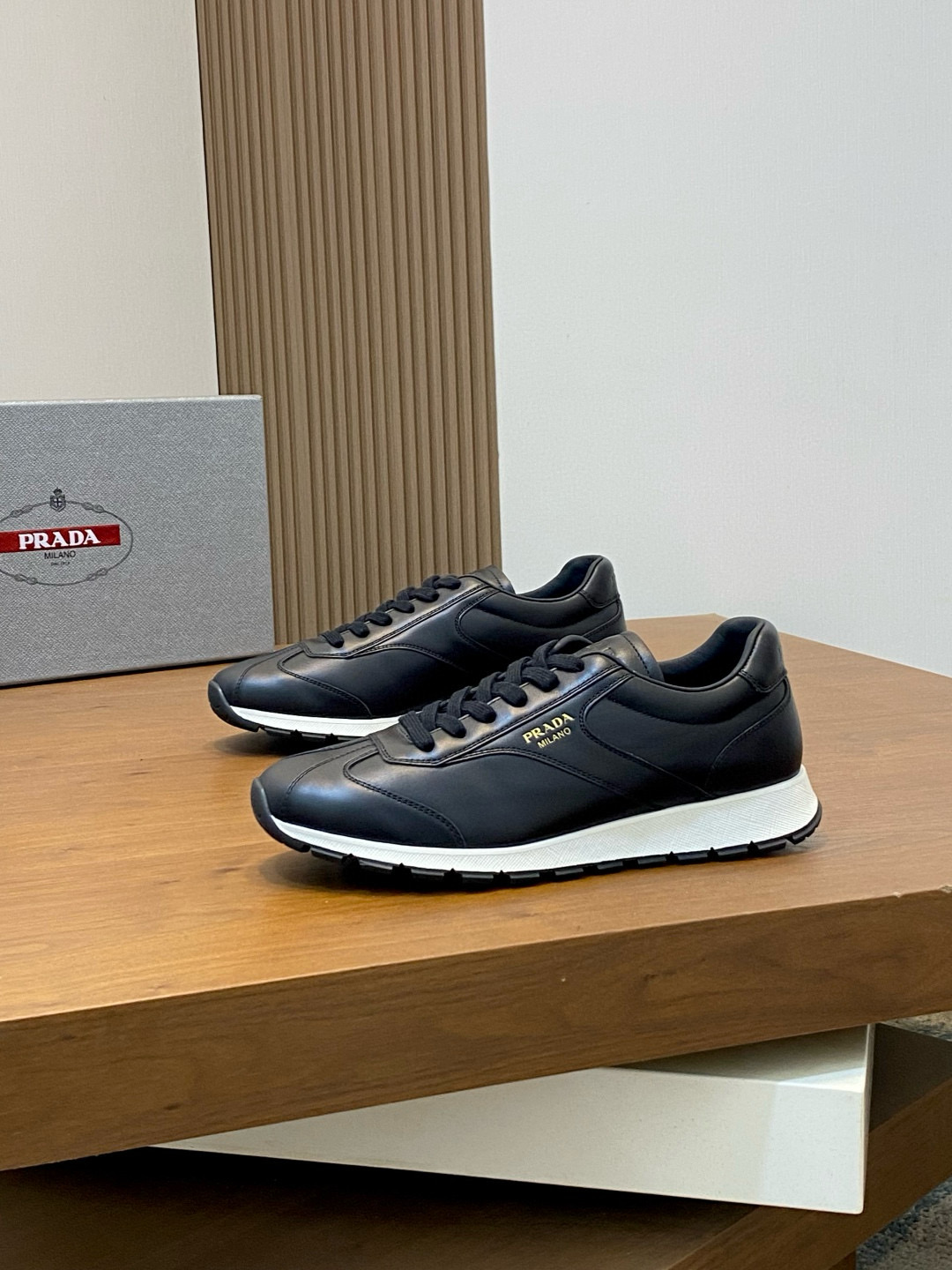프라다 Prada 스니커즈