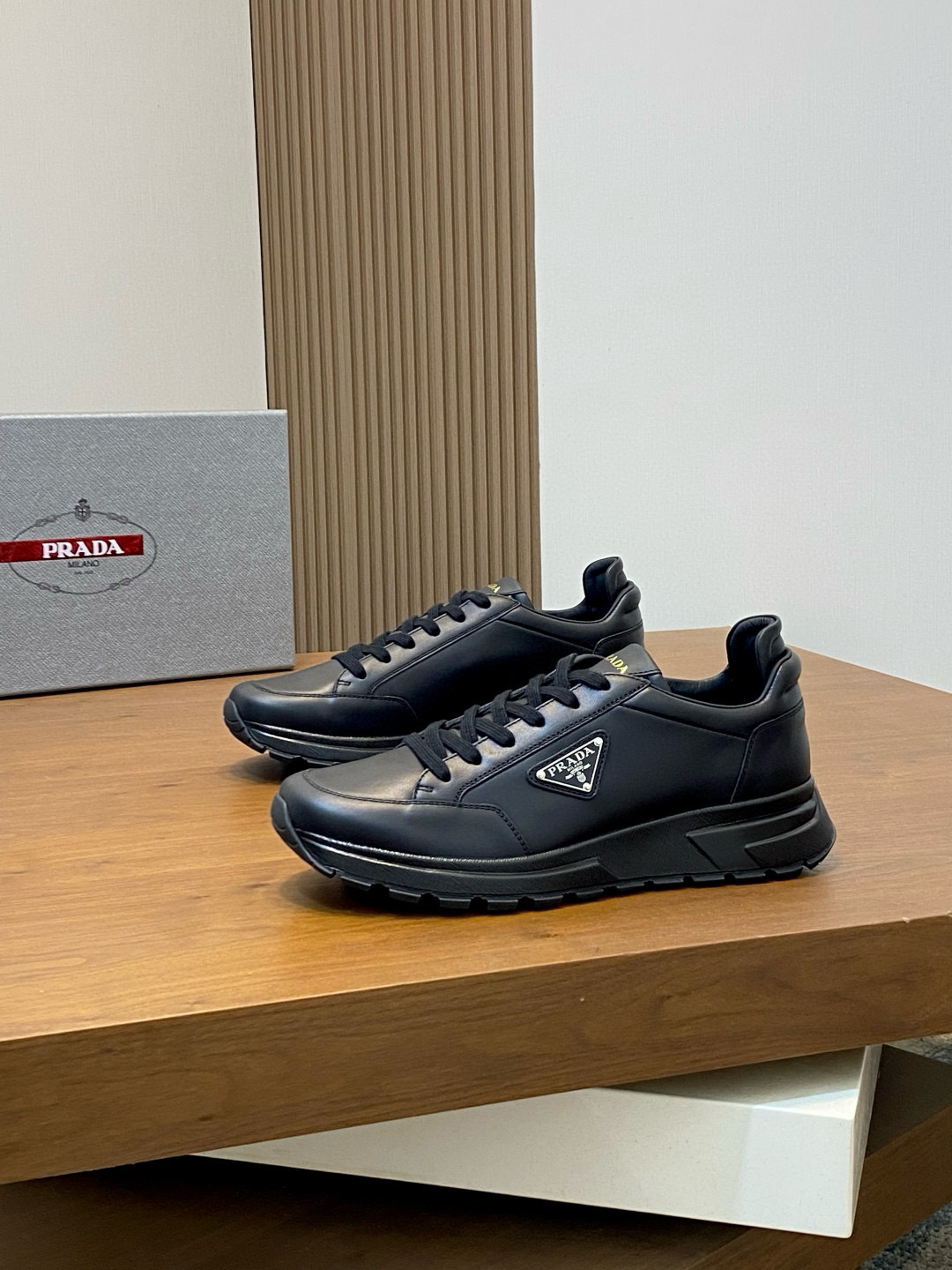 프라다 Prada 스니커즈