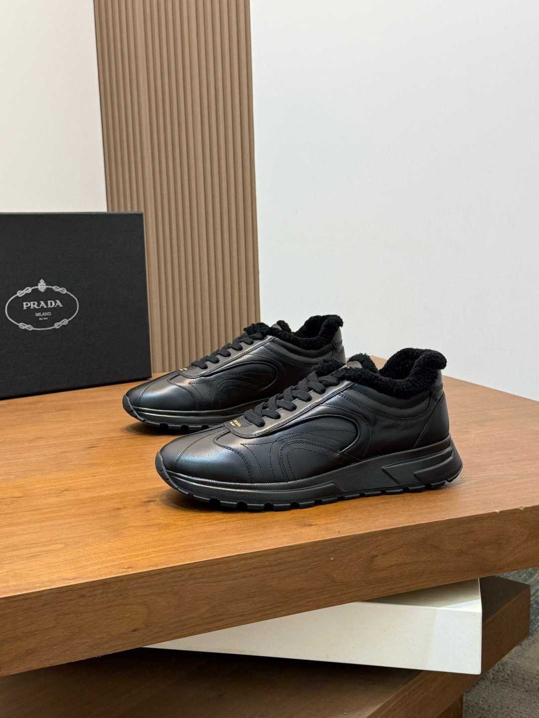 프라다 Prada 스니커즈