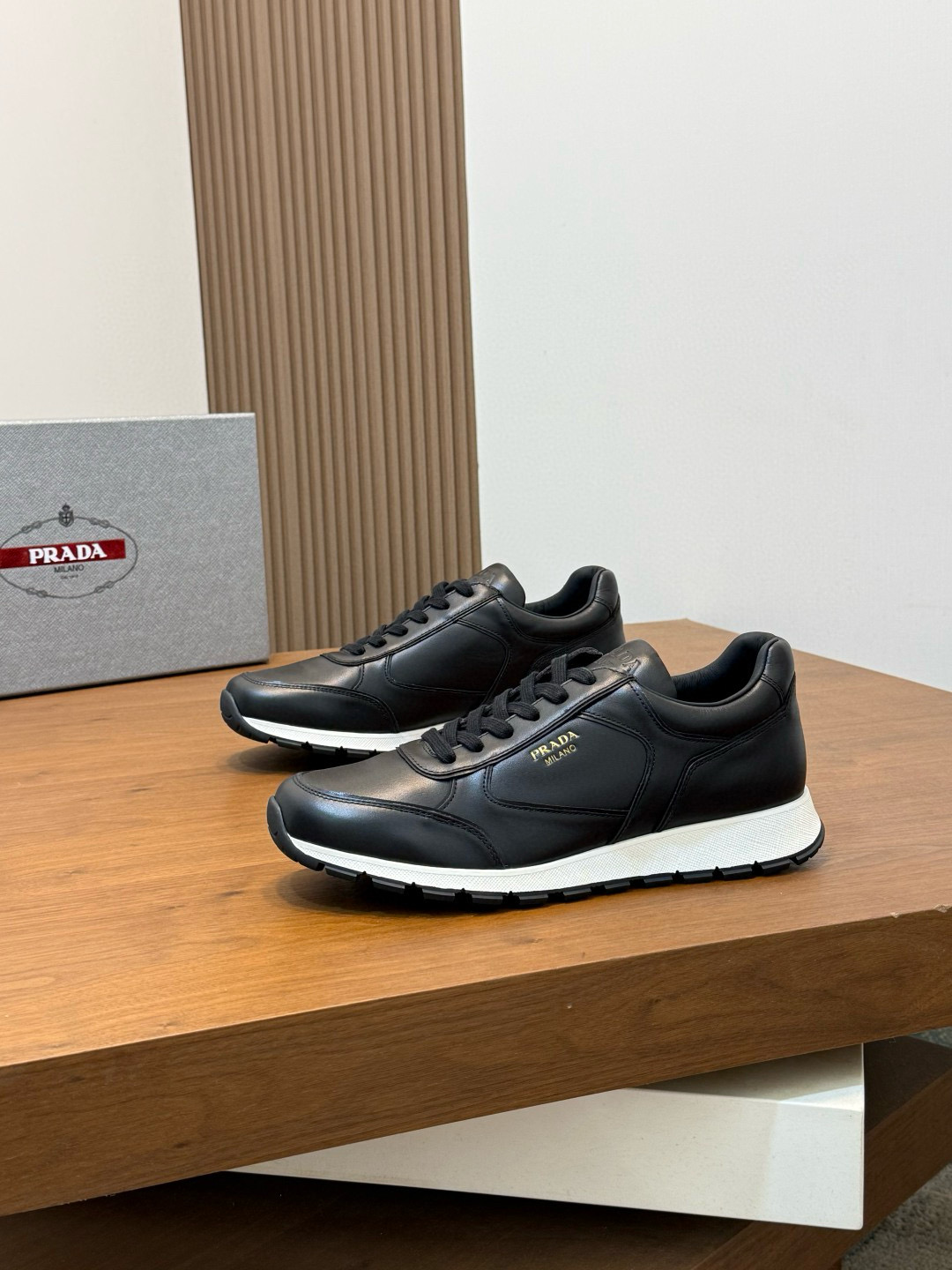 프라다 Prada 스니커즈