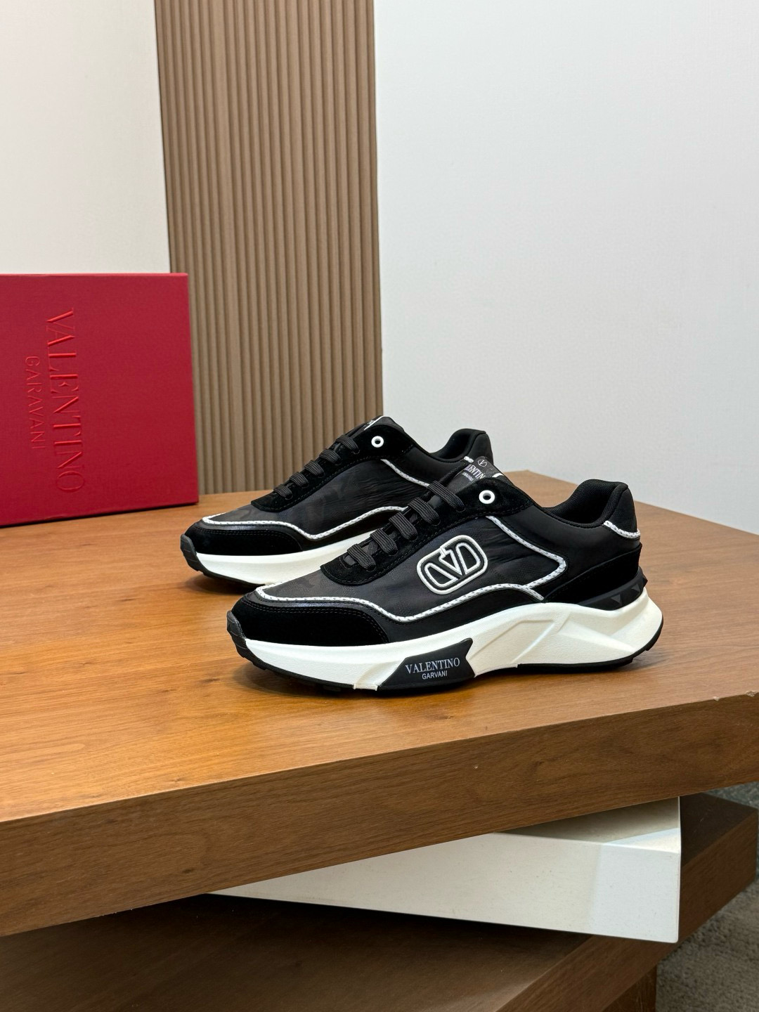 발렌티노 Valentino One Stud  스니커즈