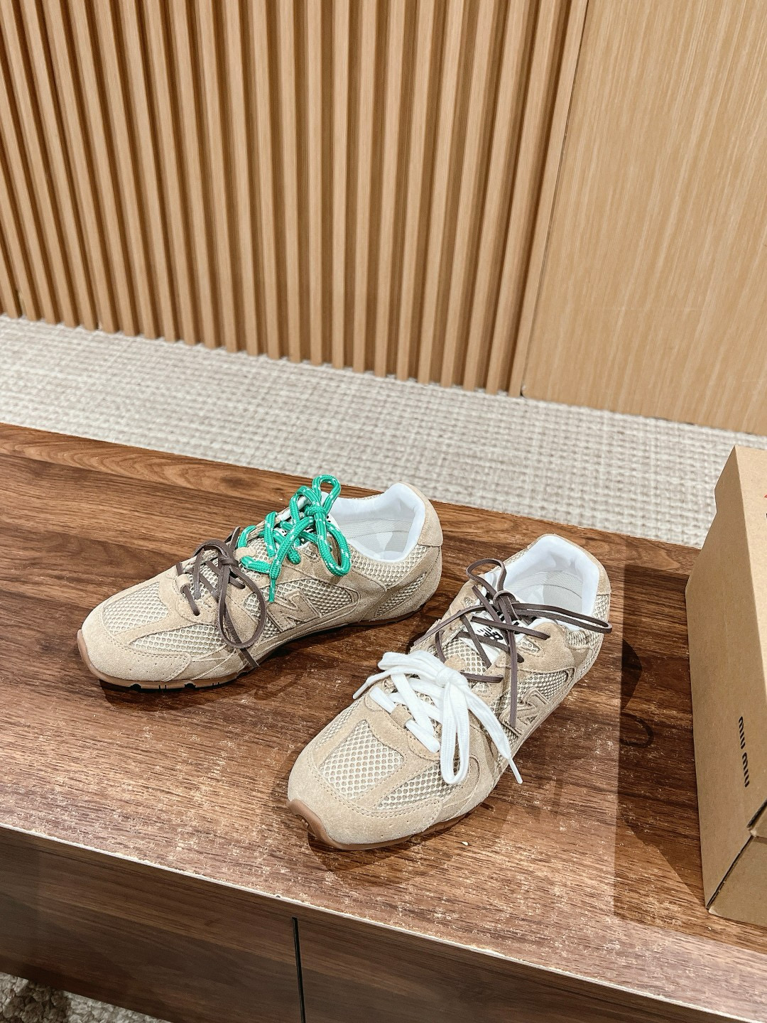 미우 미우 Miu Miu X New Balance 530# 스니커즈