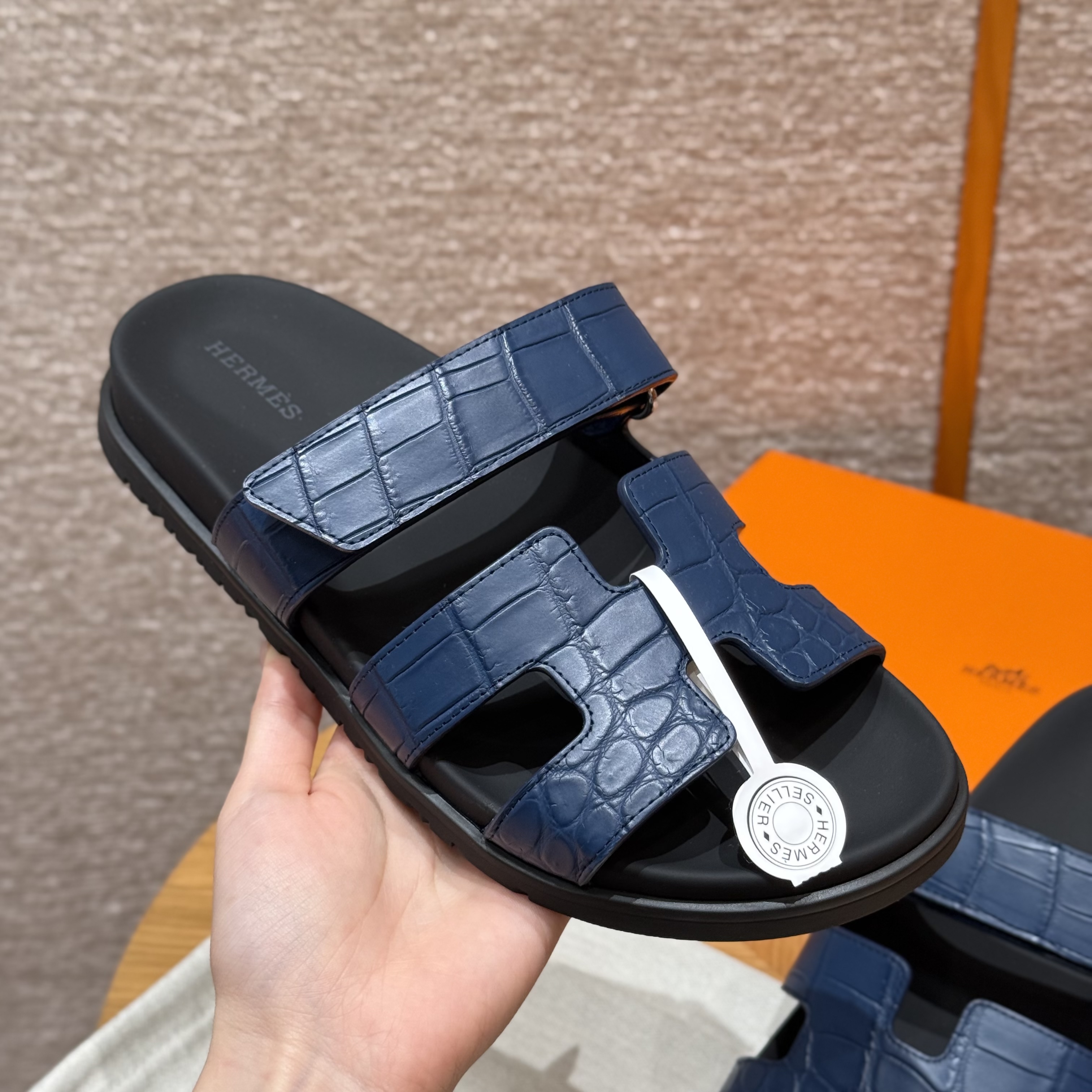 에르메스 Hermes 225 Chypre sandal Matte Alligator&73 Blue Saphir