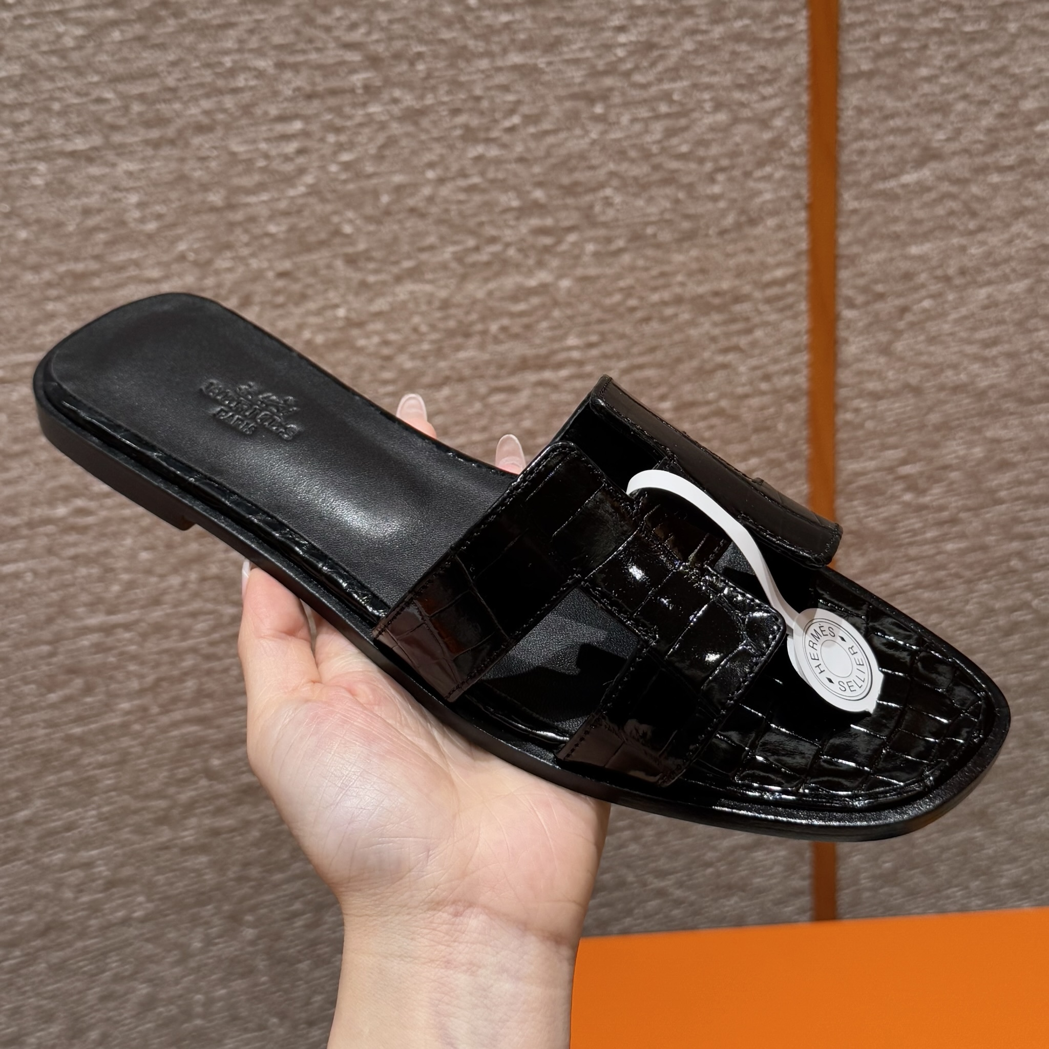 에르메스 Hermes 181 Oran sandal Highlights Alligator&89 Noir
