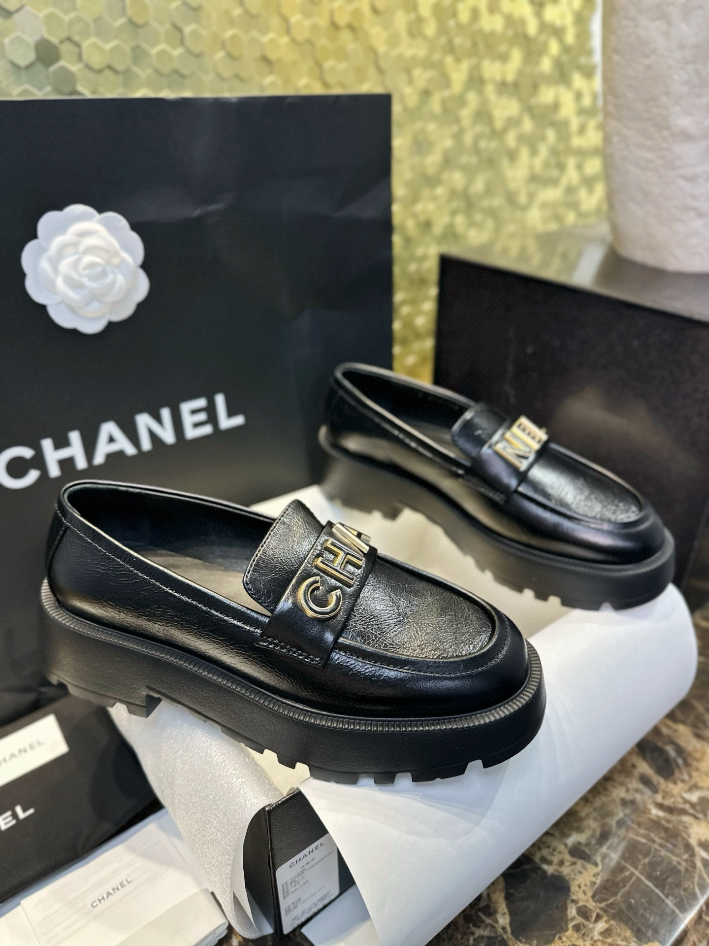 샤넬 CHANEL 24B 로퍼 Black